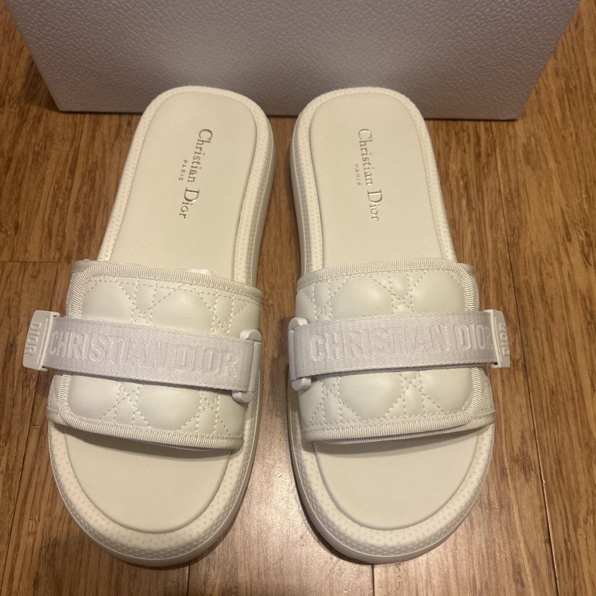 Dior Dior DIO(R)EVOLUTION SLIDE White Quilted Cannage Size US 11 / IT 41 - 4 Thumbnail