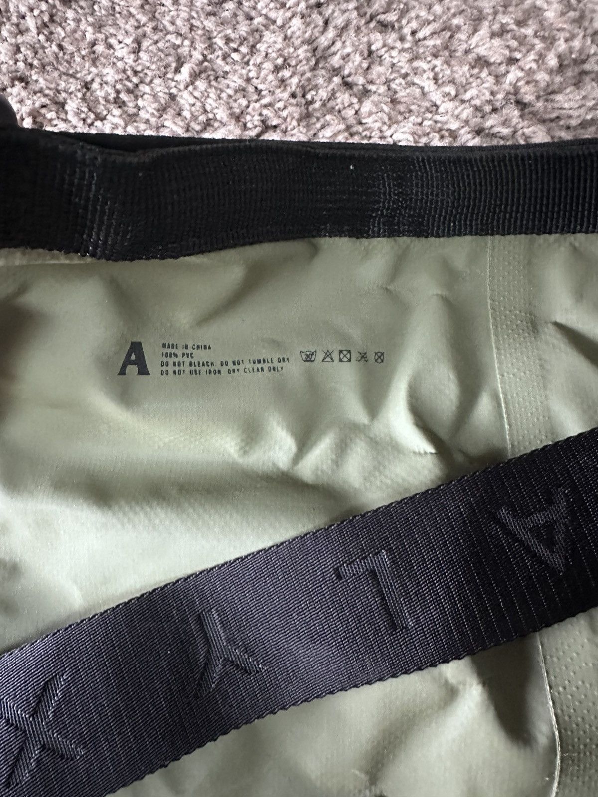1017 ALYX 9SM Alyx Waterproof Bag Size ONE SIZE - 4 Thumbnail