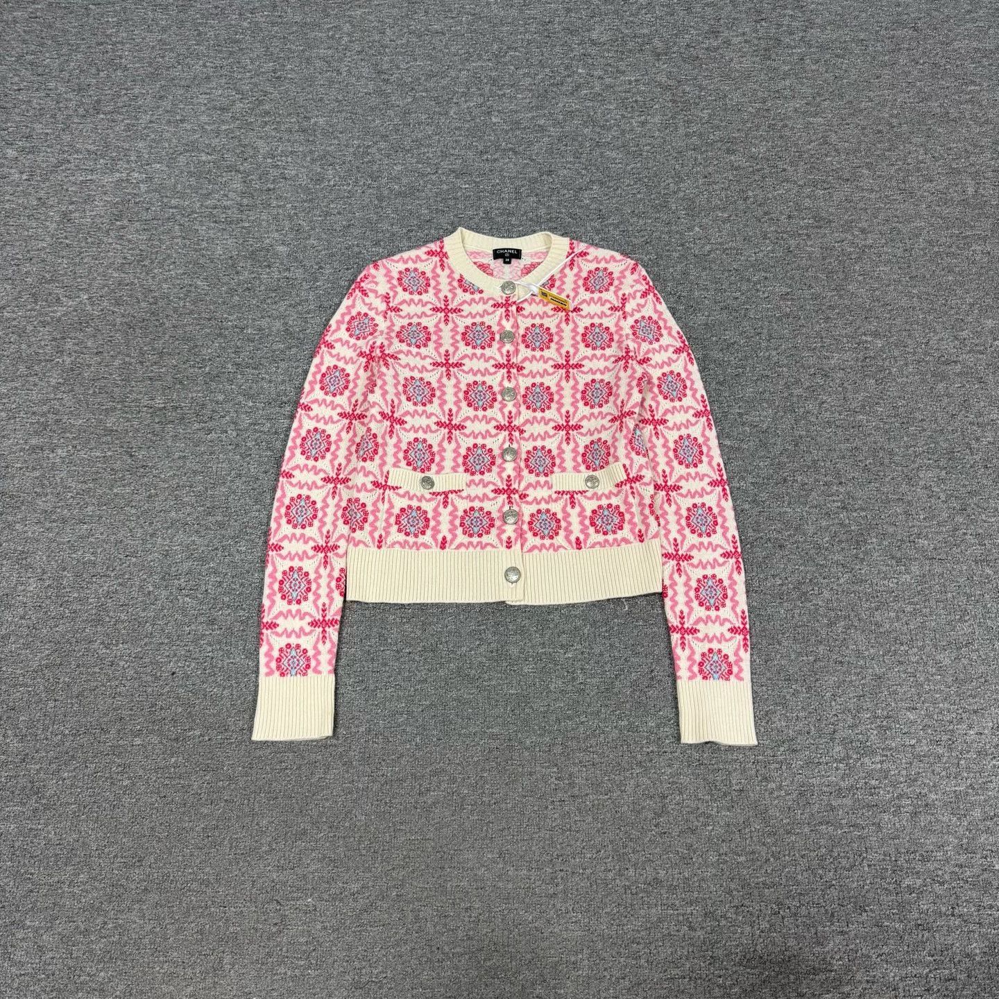 Chanel Chanel Flower Knit Cardigan Size 38 Size S / US 4 / IT 40 - 1 Thumbnail