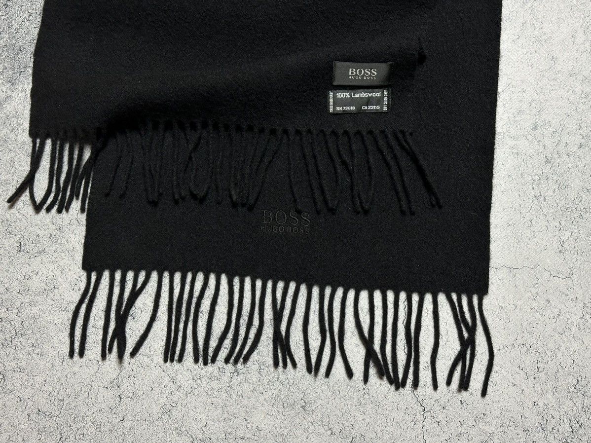 Hugo Boss Hugo Boss LambsWool Minimalist Logo Scarf Size ONE SIZE - 2 Thumbnail