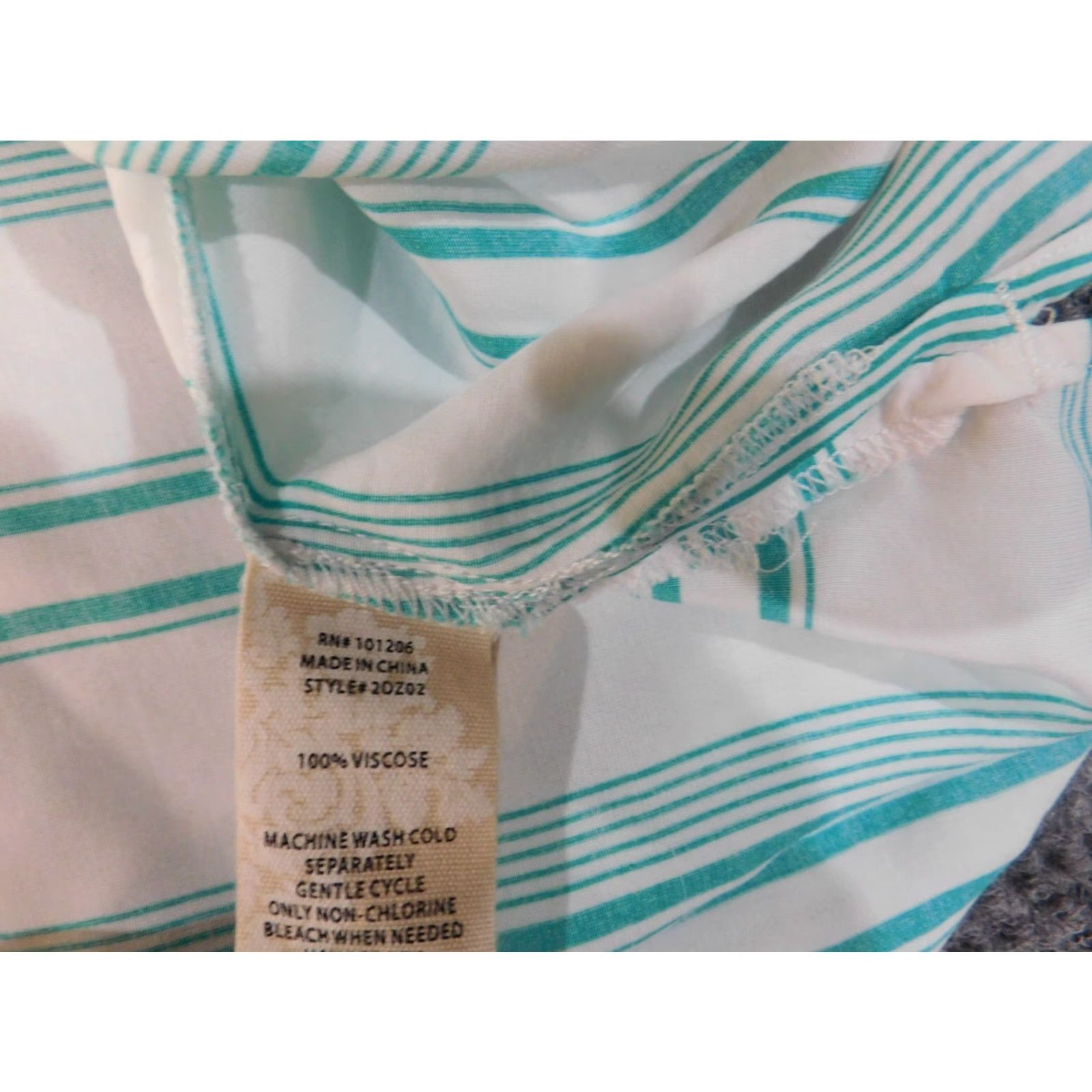 Soft Surroundings Soft Surroundings Button-Up Shirt Womens Medium Green Striped Viscose Knit Casual Size M / US 6-8 / IT 42-44 - 7 Thumbnail