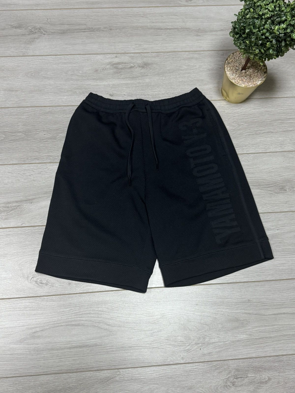 Y-3 Yohji x Adidas big logo out wide oversize shorts basketball Size US 32 / EU 48 - 1 Thumbnail