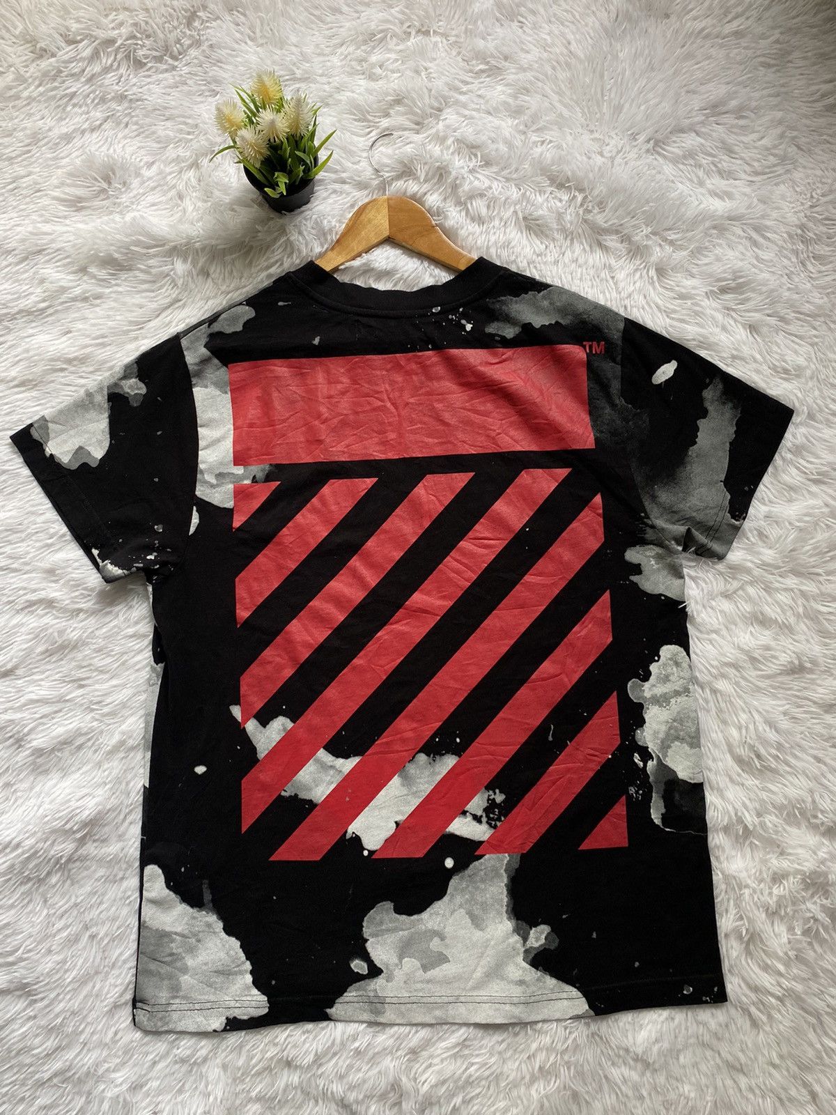 Off white liquid tee hotsell