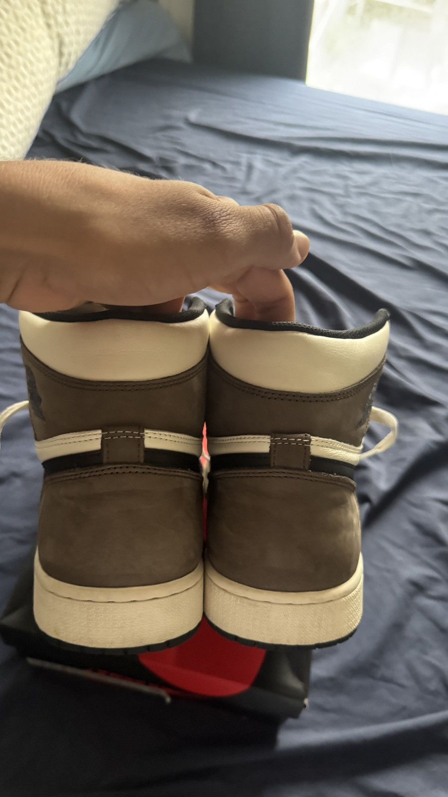 Nike Jordan 1 Mocha Size US 12 / EU 45 - 5 Thumbnail