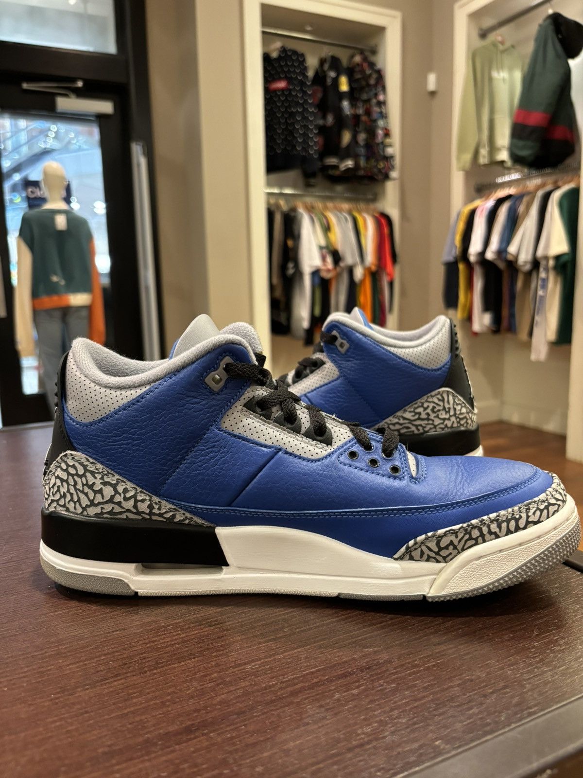 Jordan Brand Jordan 3 Retro Varsity Royal Cement Size US 11 / EU 44 - 3 Thumbnail