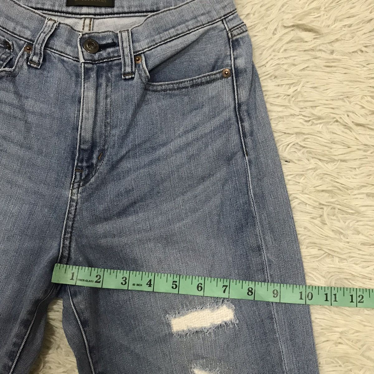 Japanese Brand Uniqlo Fabric by Kaihara Slim Fit Distressed Jeans Size 24" / US 00 / IT 34 - 15 Thumbnail