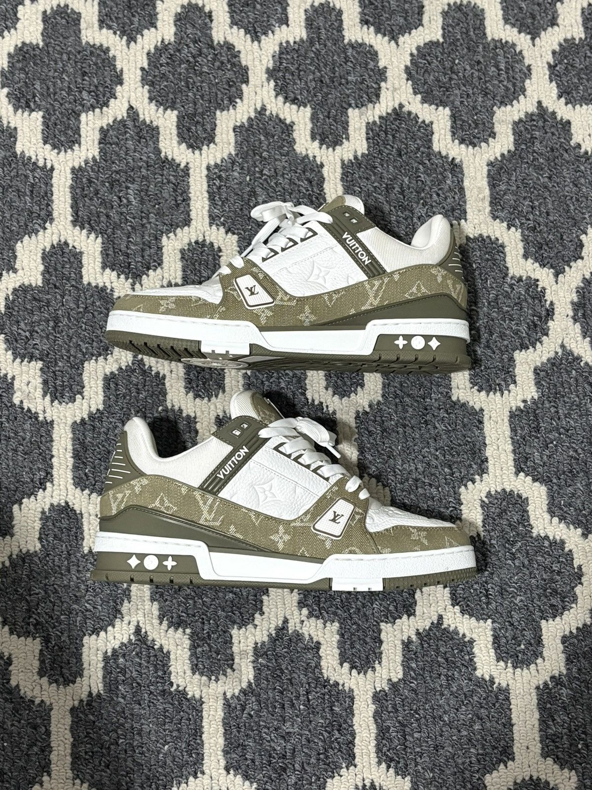 Louis Vuitton Lv Trainer Size US 10 / EU 43 - 3 Thumbnail