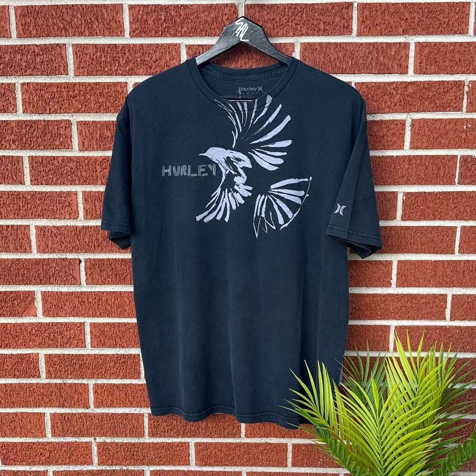 Hurley y2k 2000s hurley imagine create skate tee wiith bird graphic Size US L / EU 52-54 / 3 - 1 Thumbnail