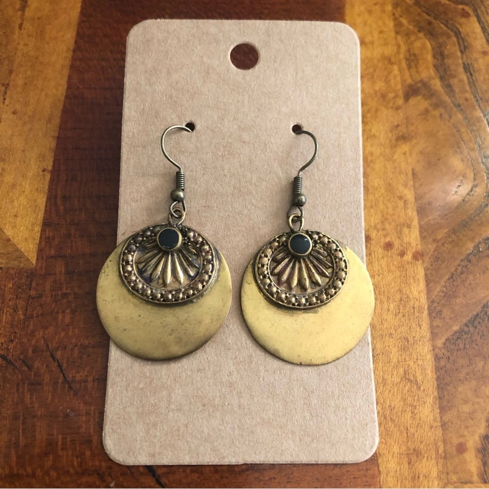 Handmade Vintage repurpose brass disc inlaid black onyx earrings Size ONE SIZE - 1 Thumbnail
