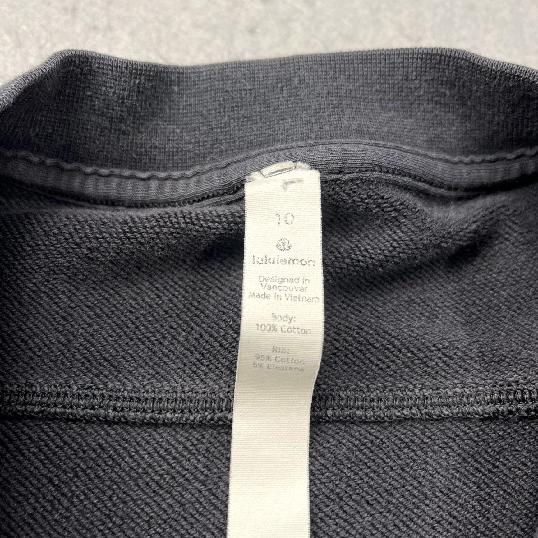 Lululemon Lululemon Sweatshirt Womens 10 Black Gym Pullover Crewneck Oversized Perfectly Size L / US 10 / IT 46 - 3 Thumbnail