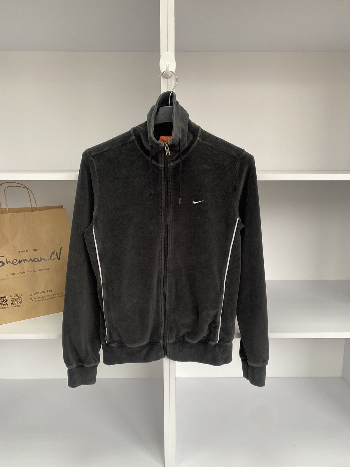 Nike × Vintage Vintage NIKE The Athletic BLACK Velour women’s track jacket Size M / US 6-8 / IT 42-44 - 4 Thumbnail