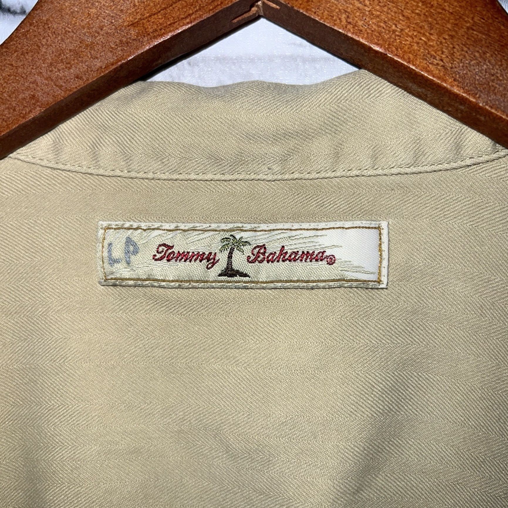 Tommy Bahama VINTAGE Tommy Bahama Shirt Beige Hawaiian Mens XL Short Sleeve Button-Up Regular Fit Size US XL / EU 56 / 4 - 3 Thumbnail
