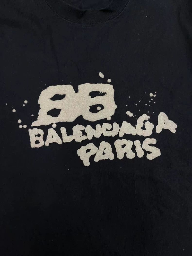 Balenciaga Balenciaga Monogrammed crewneck pullover short sleeve T-sh Size US L / EU 52-54 / 3 - 3 Thumbnail