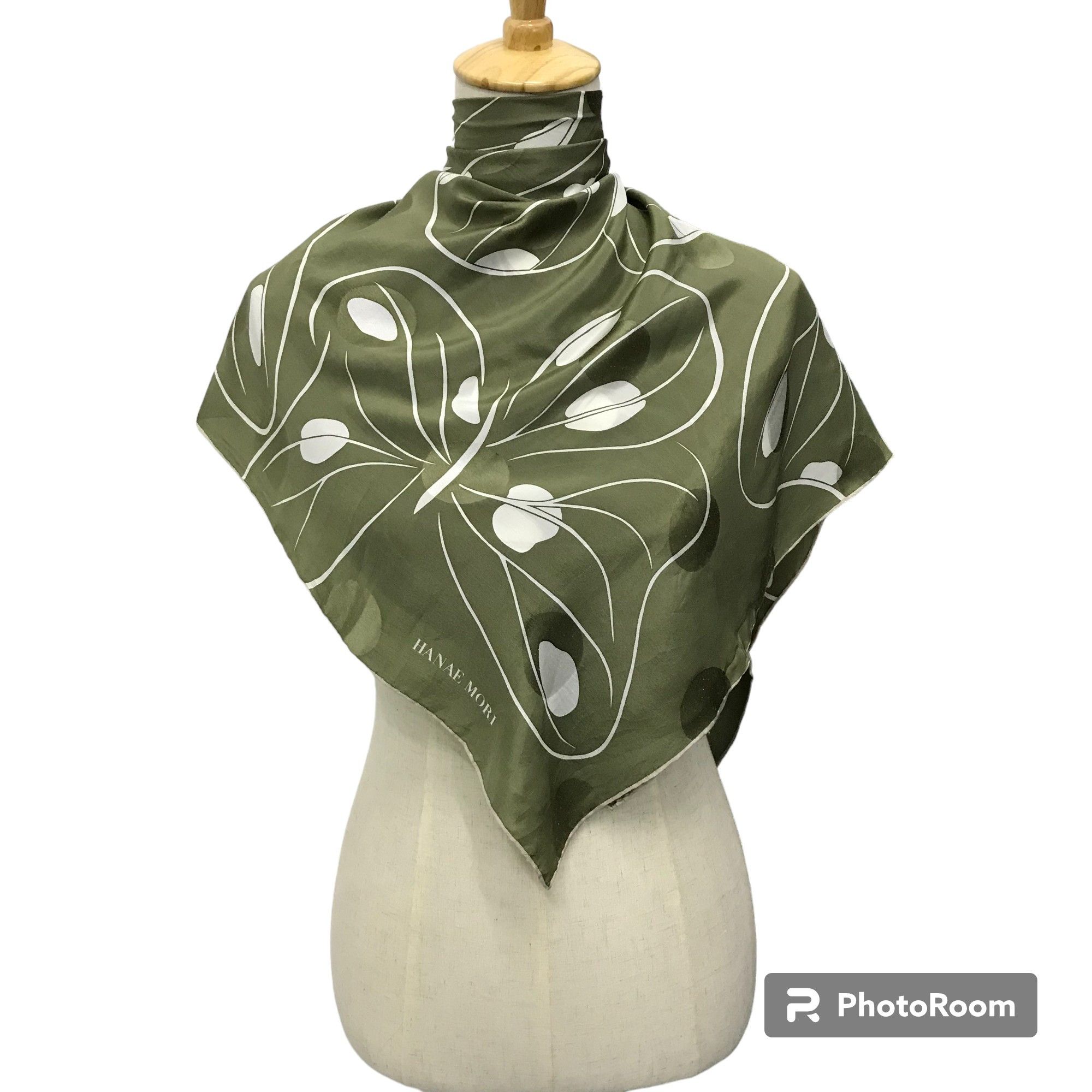 Hanae Mori Vintage Hanae Mori Butterflies Silk Scarf M49 Size ONE SIZE - 1 Thumbnail