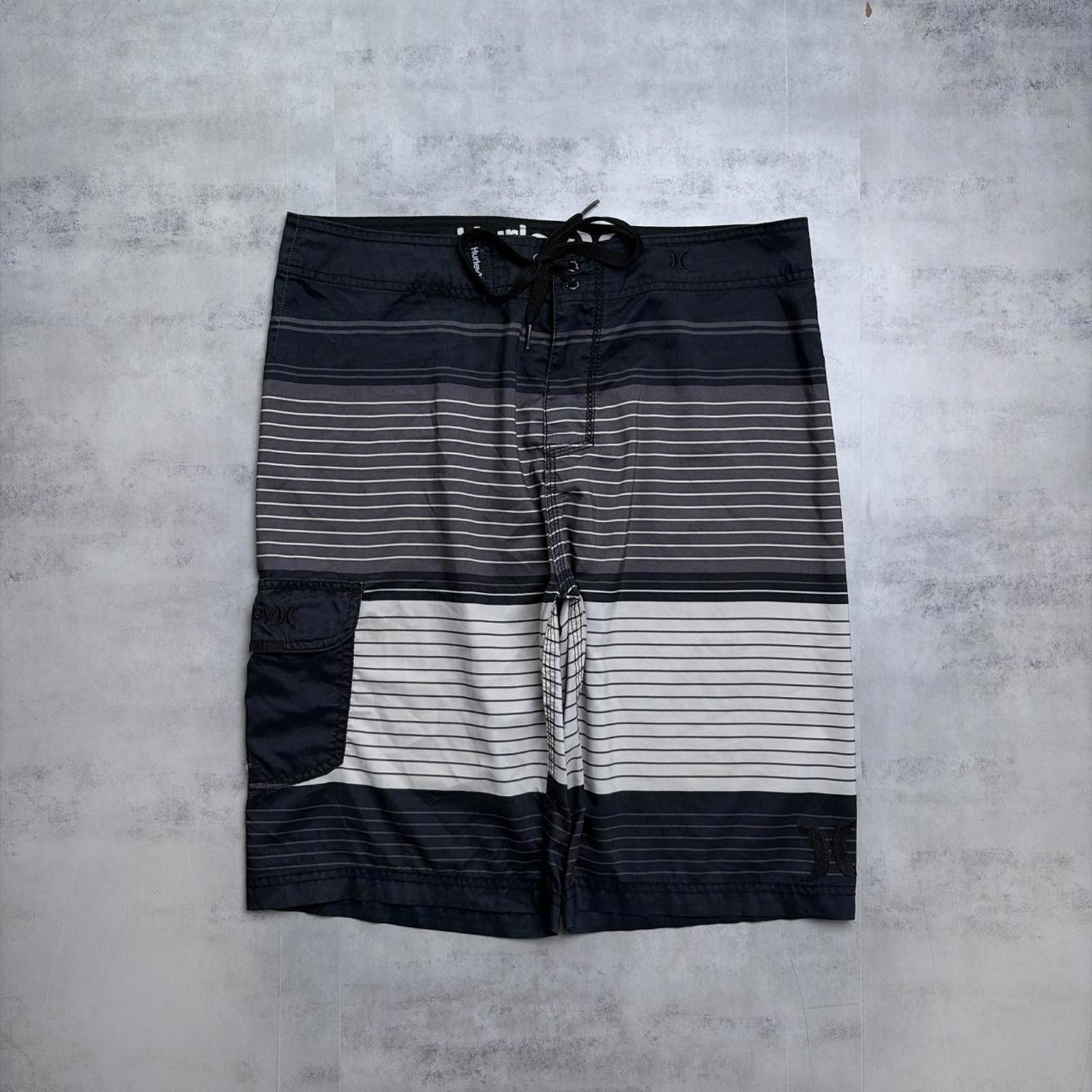 Hurley Y2K Black Hurley Grunge Surf Striped Baggy Board Shorts Size US 32 / EU 48 - 1 Thumbnail