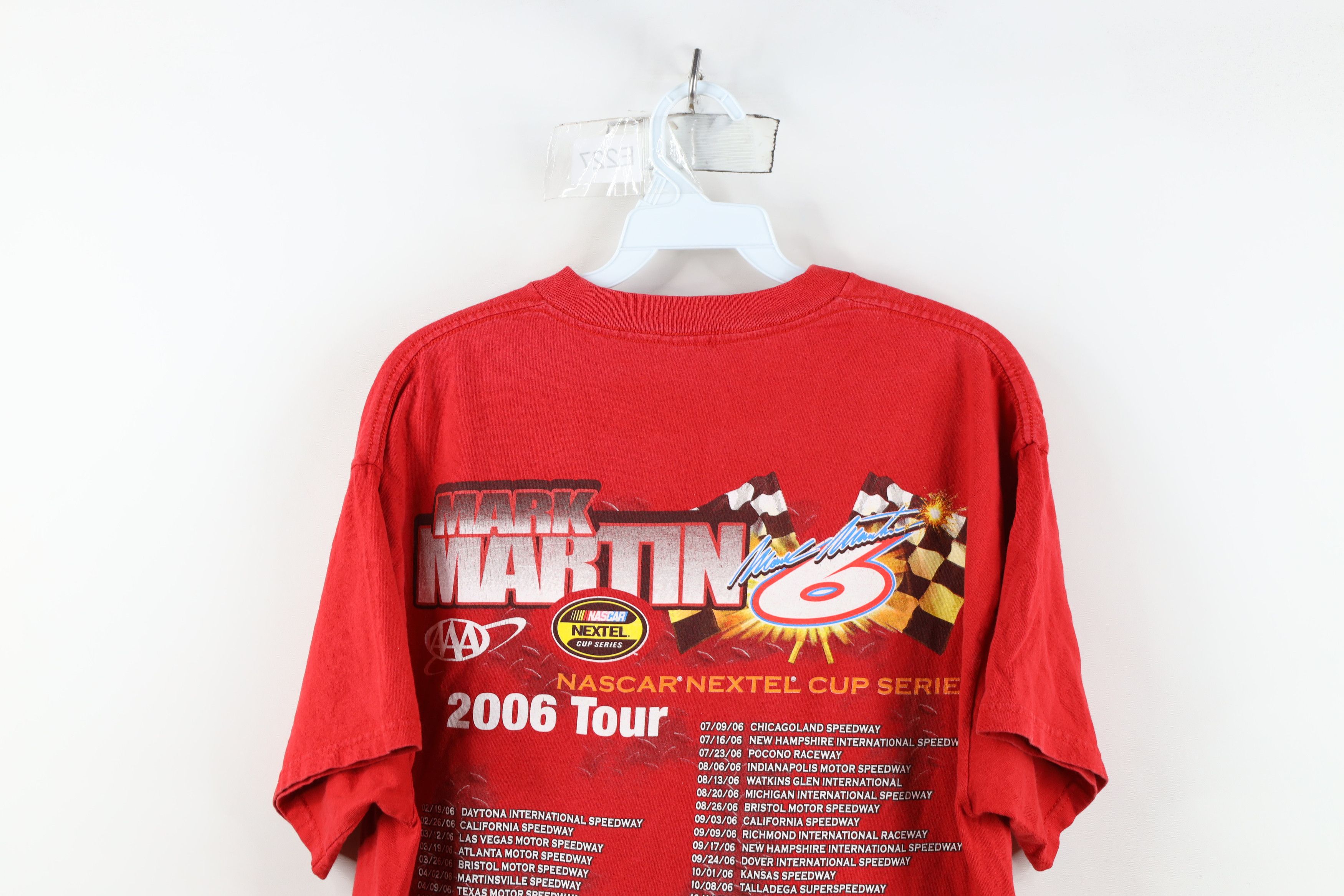 Vintage Vintage Y2K 2006 Nascar Mark Martin Racing T-Shirt Red Size US L / EU 52-54 / 3 - 16 Thumbnail