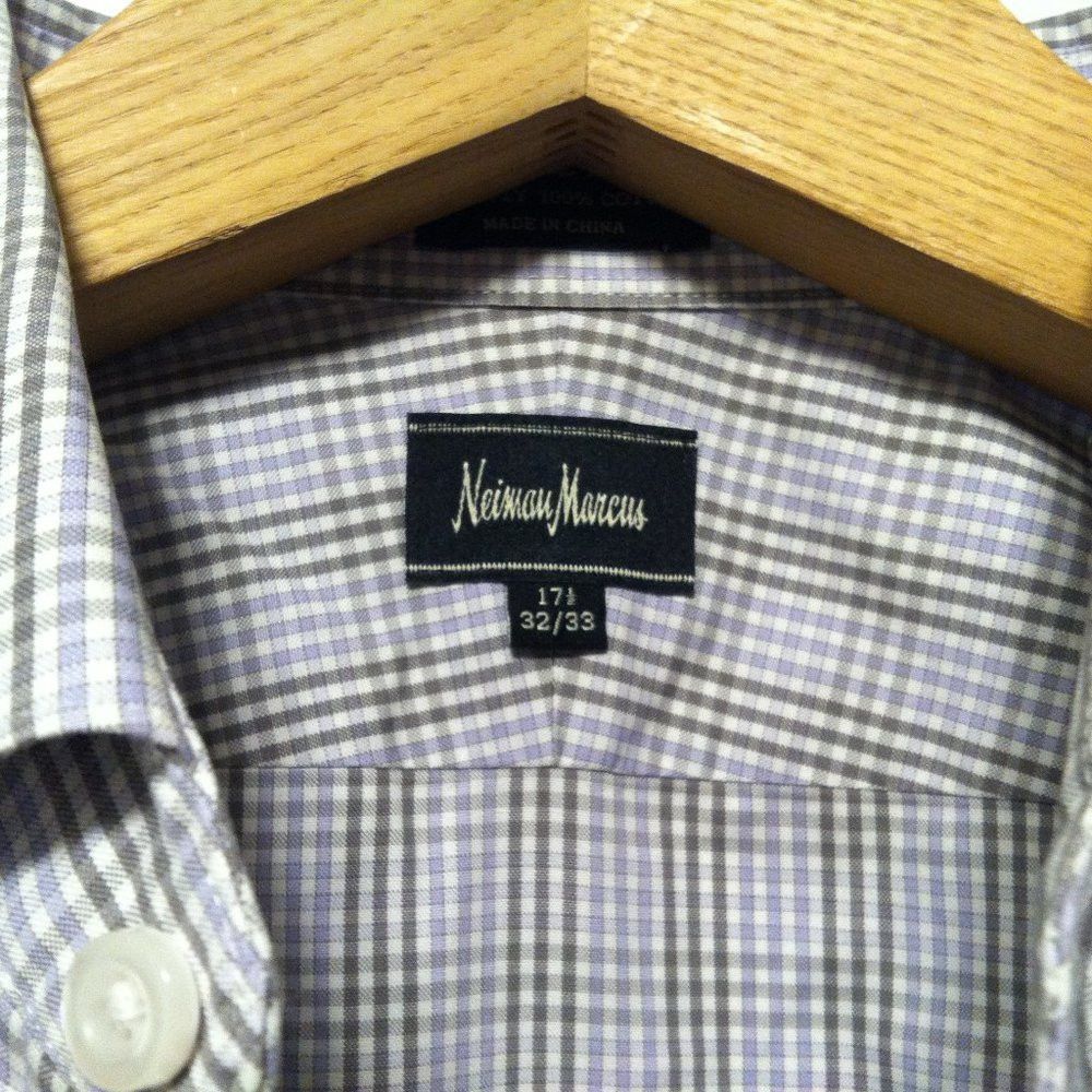 Neiman Marcus NEIMAN MARCUS MENS COTTON CASUAL SHIRT SIZE: 17.5/32-33 Size US XL / EU 56 / 4 - 6 Thumbnail