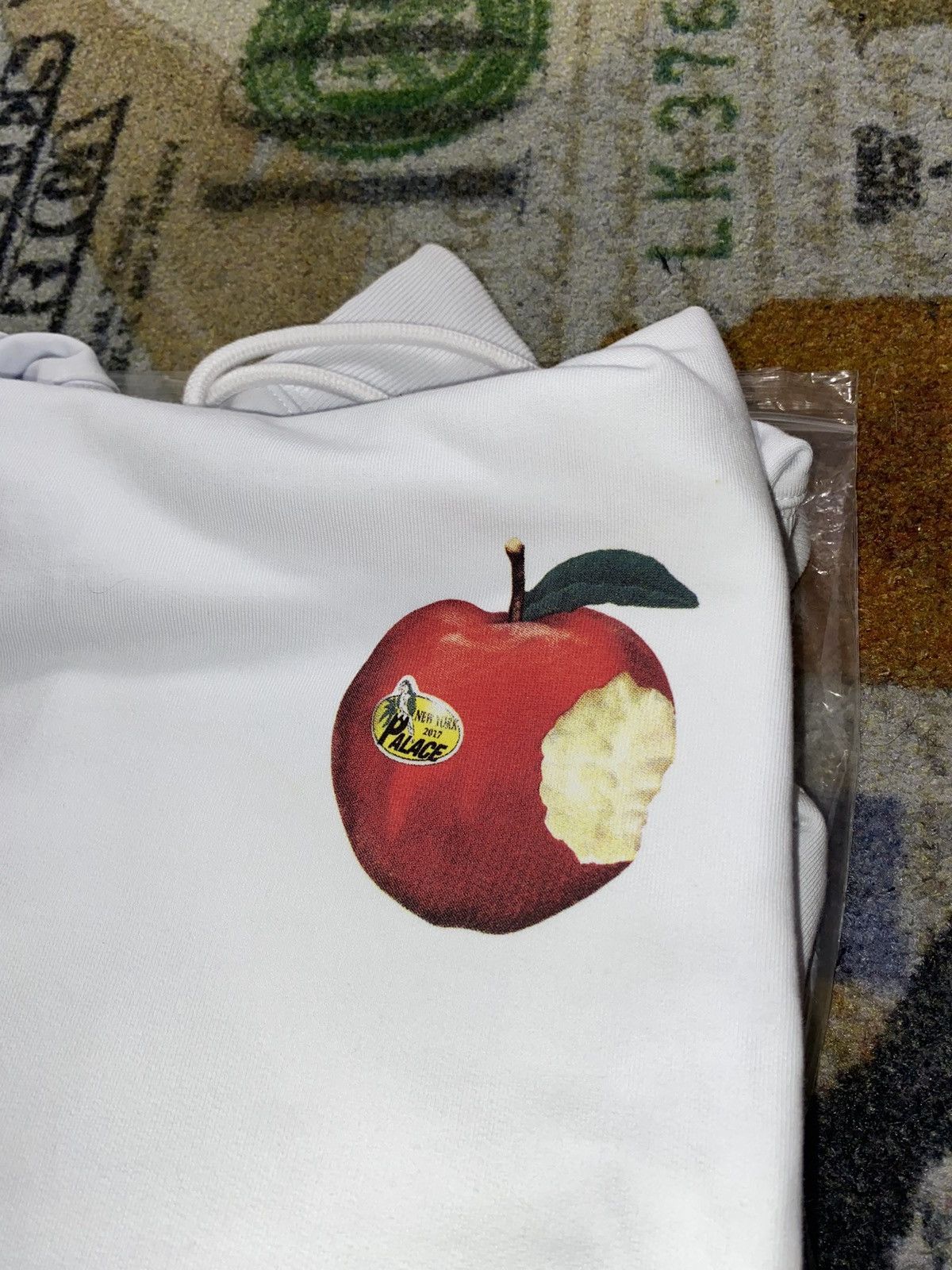 Palace Palace Big Apple NYC Store Exclusive Hoodie Size US L / EU 52-54 / 3 - 4 Thumbnail