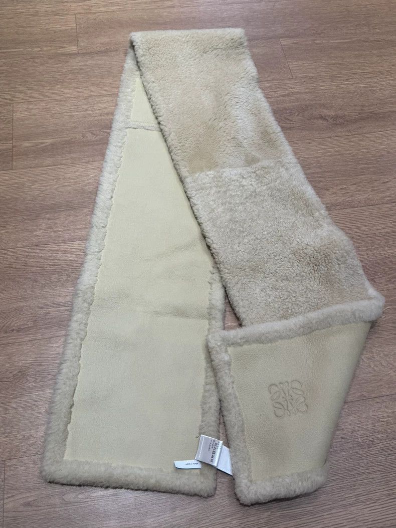 Loewe LOEWE Shearling Leather Logo Scarf - dmc Size ONE SIZE - 1 Thumbnail