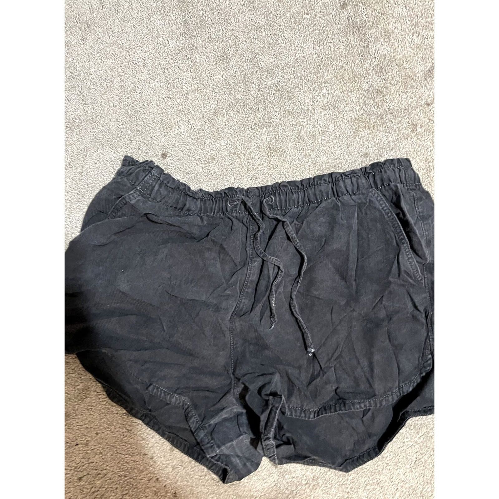 American Eagle Outfitters VINTAGE American Eagle High Rise Paper Bag Shorts XL Black Lyocell Size 40" / US 18 - 2 Thumbnail