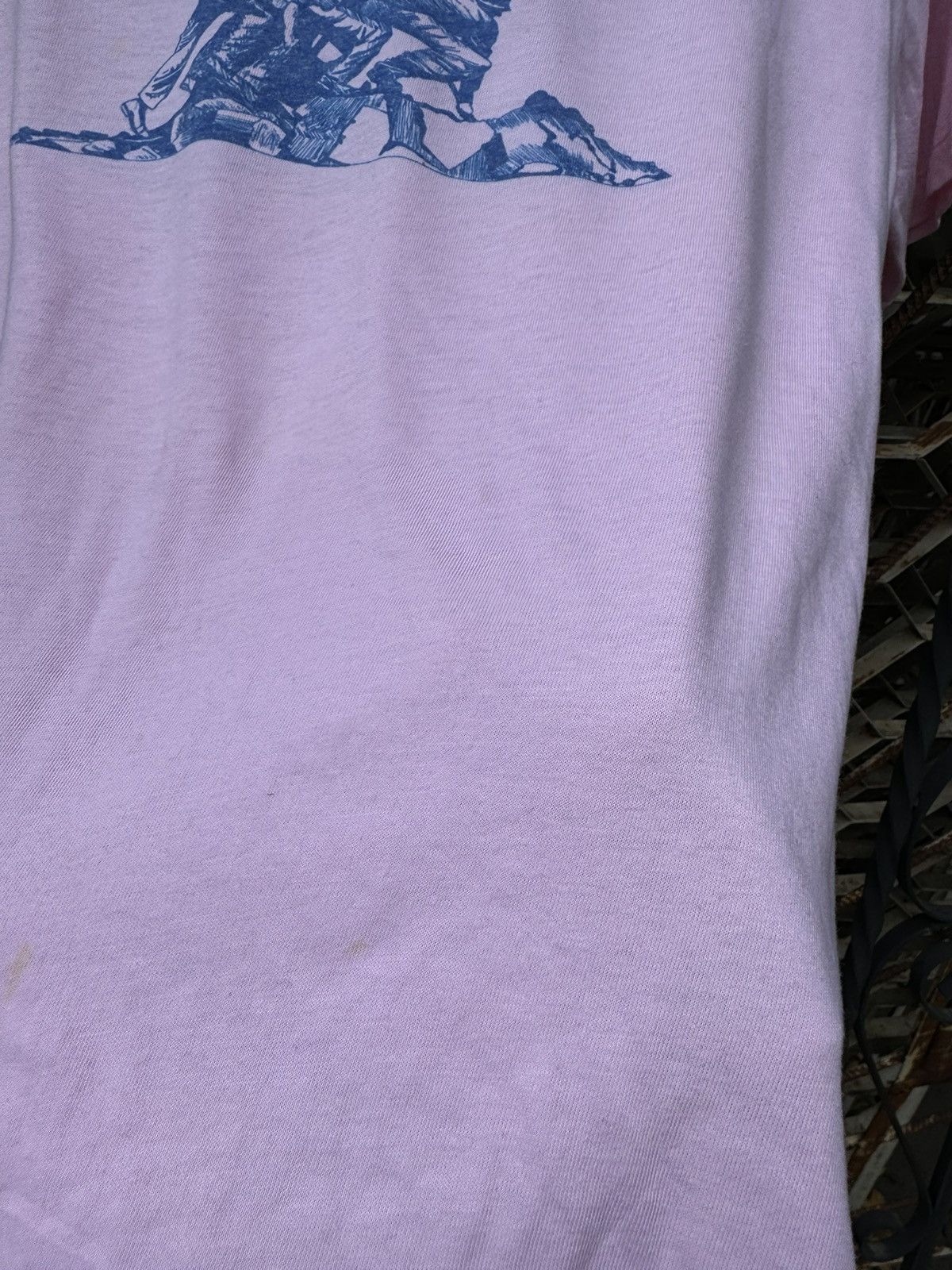 Vintage Vintage 80s Uncommon Valor Was a Common Virtue T shirt WW2 Size US L / EU 52-54 / 3 - 10 Thumbnail
