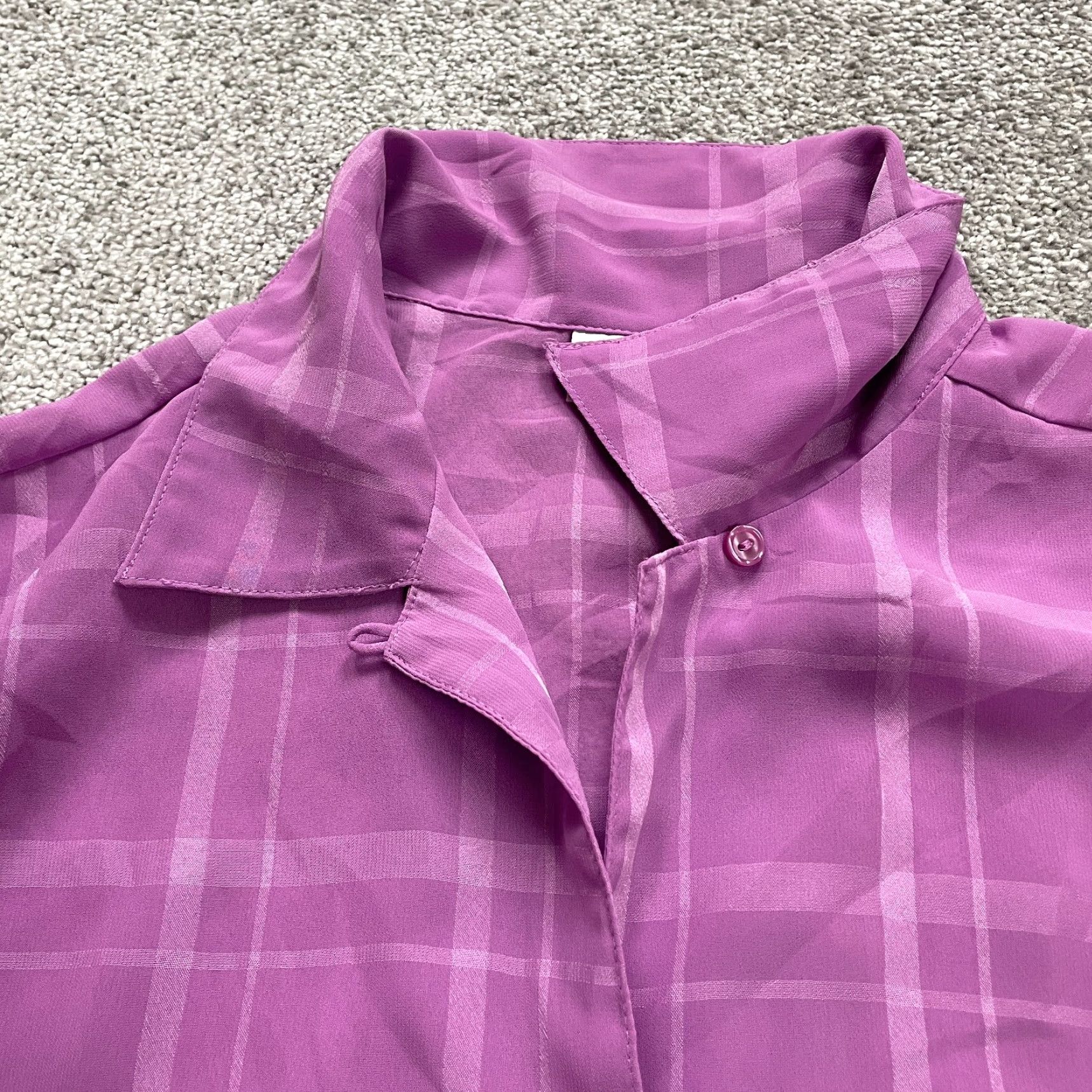 Vintage **Liz Baker 18W Plus Size Purple Check Button-Down Shirt Blouse Women** User: **Liz Baker 18W Plus Size Purple Check Button-Down Women's Shirt** Size XXL / US 16-18 / IT 52-54 - 4 Thumbnail