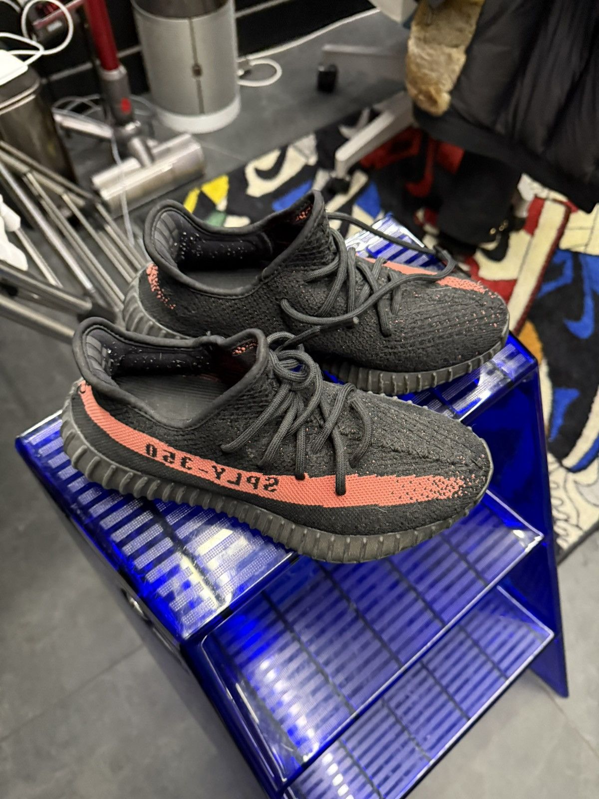 Adidas × Yeezy Adidas Yeezy 350 V2 Core Black Red Size 5.5 Size US 5.5 / EU 38 - 2 Thumbnail