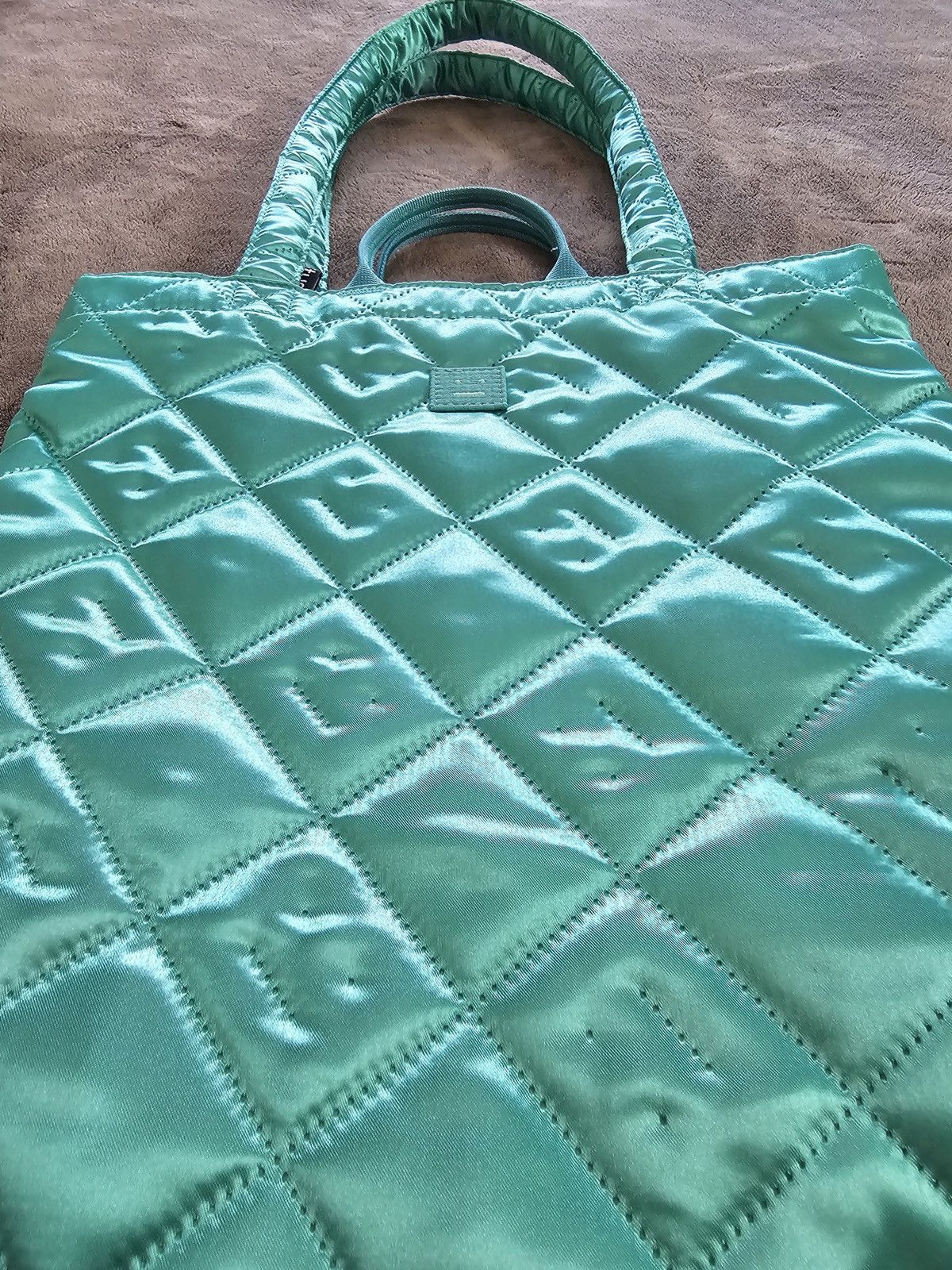 Acne Studios Quilted Face Logo Satin Tote Bag in Jade Green FW21 'Awa' Size ONE SIZE - 13 Thumbnail