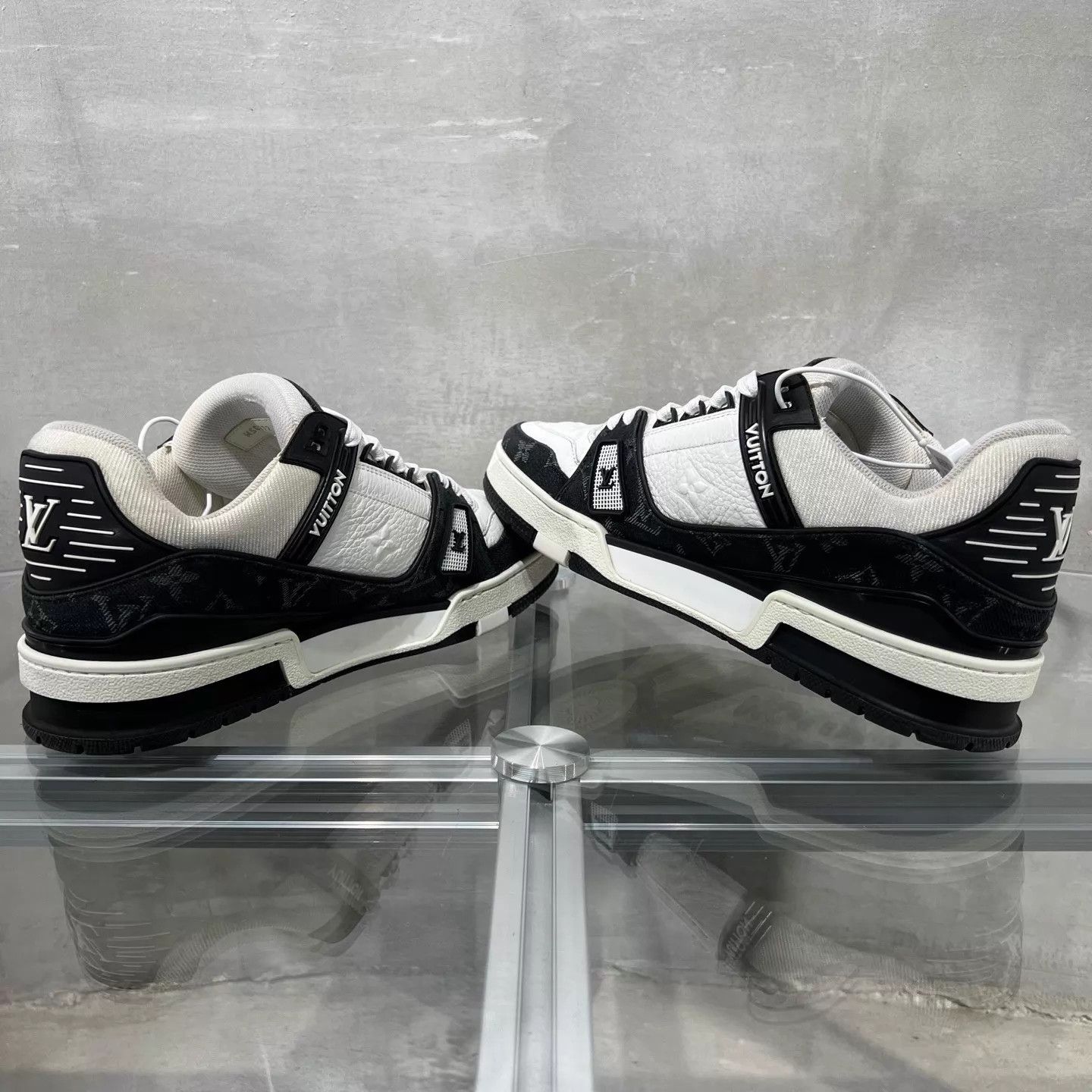 Louis Vuitton LV Trainer Black & White Denim UK7.5 41.5 Size US 8.5 / EU 41-42 - 5 Thumbnail