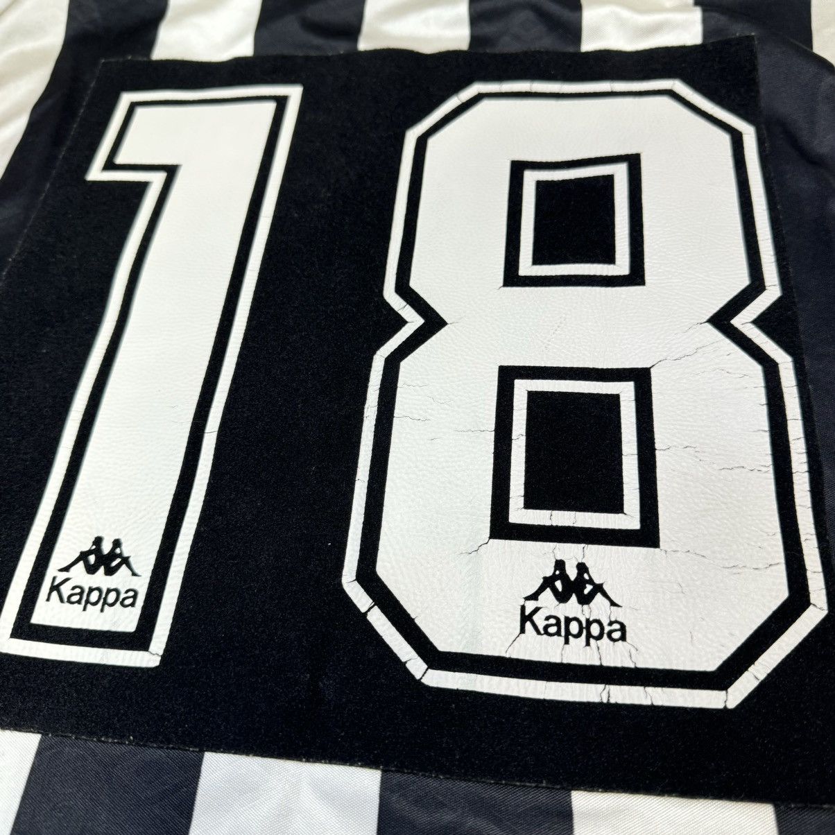 Vintage Juventus 92/94 vintage home shirt #18 Size US M / EU 48-50 / 2 - 5 Thumbnail