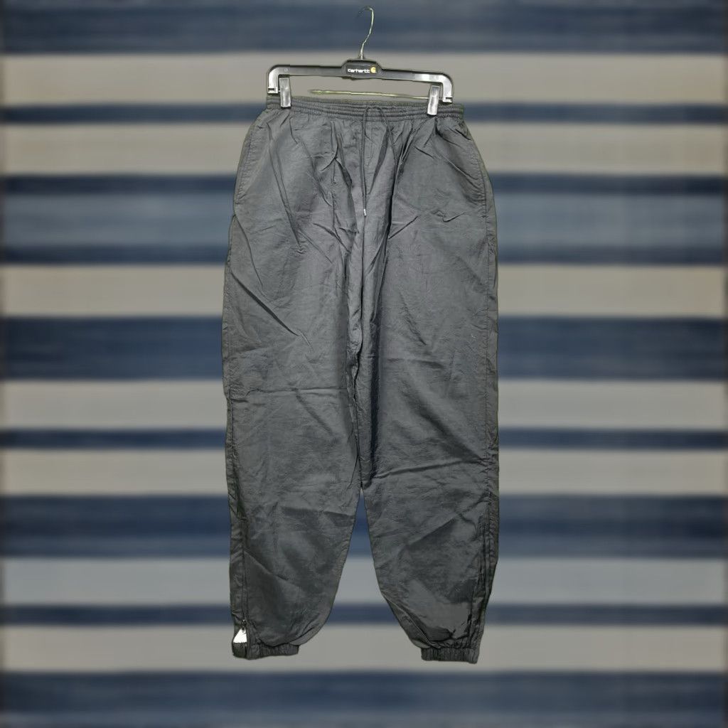 Nike Nike Trackpants Mens M Lightweight Sweatpants Y2K Ankle Zip Black 90s Nike Heritage Sweatpants Men Size 32" / US 10 / IT 46 - 1 Thumbnail