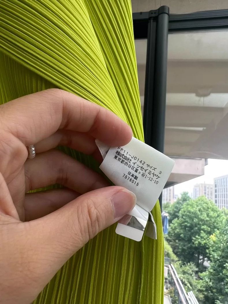 Issey Miyake Issey Miyake size:3 Fresh yellow-green wide-shoulder line Size XS / US 0-2 / IT 36-38 - 6 Thumbnail