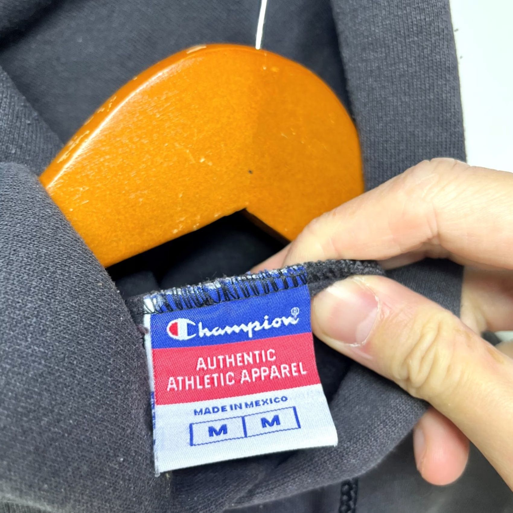 Champion VINTAGE Champion Hoodies Shirt Mens M Black 90s Sun Faded Logo Reverse Weave Size US M / EU 48-50 / 2 - 6 Thumbnail