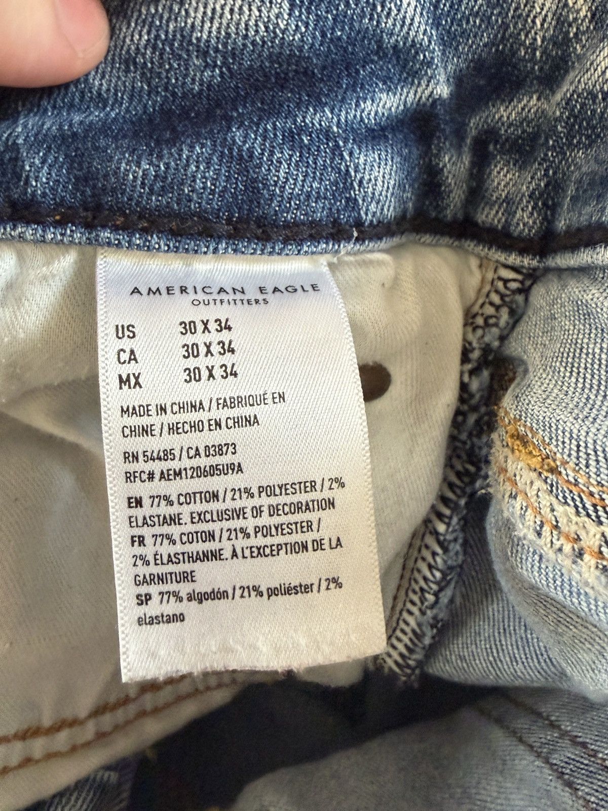 American Eagle Outfitters American Eagle Slim Light Wash Jeans with Rip at Knee Size US 30 / EU 46 - 3 Thumbnail