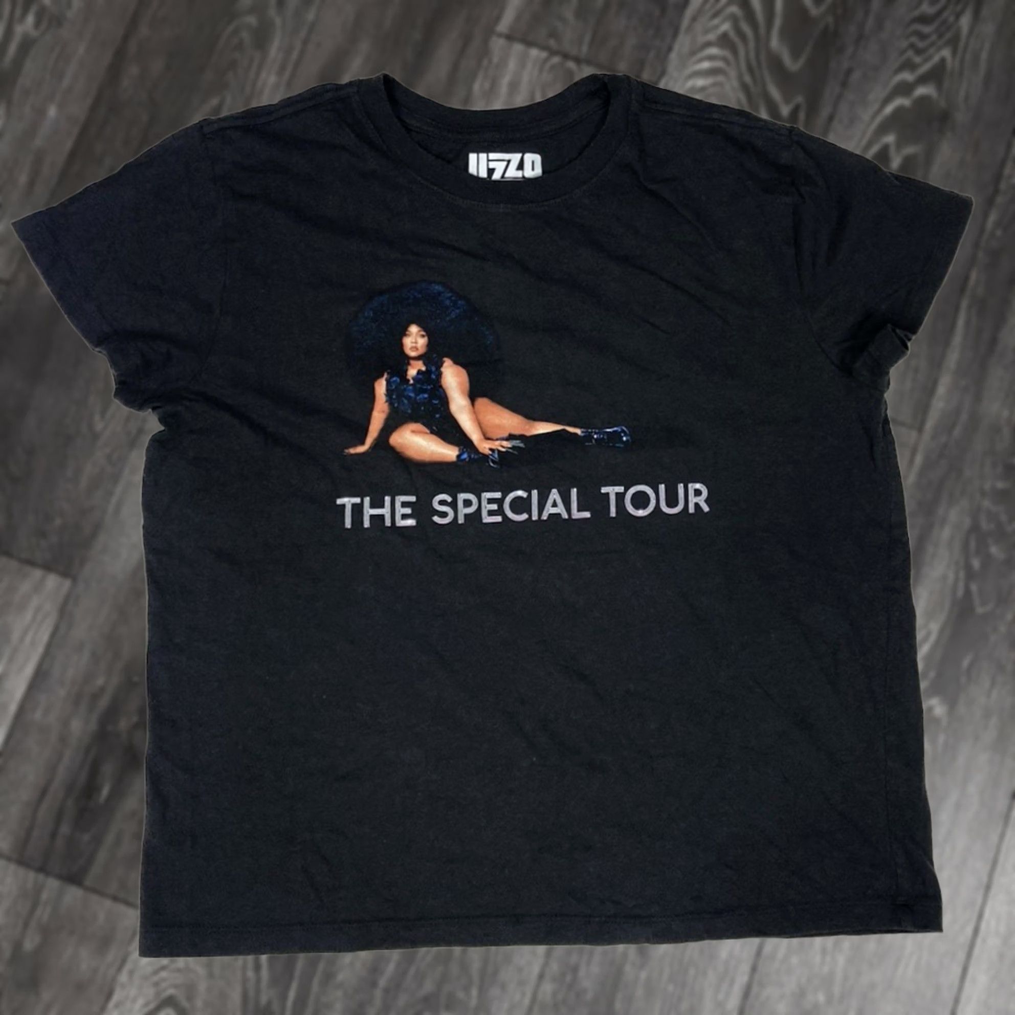 Rizzoli Lizzo The Special Tour 2022 Graphic T-shirt Women Medium Black Music Merch Shirt Size M / US 6-8 / IT 42-44 - 1 Thumbnail