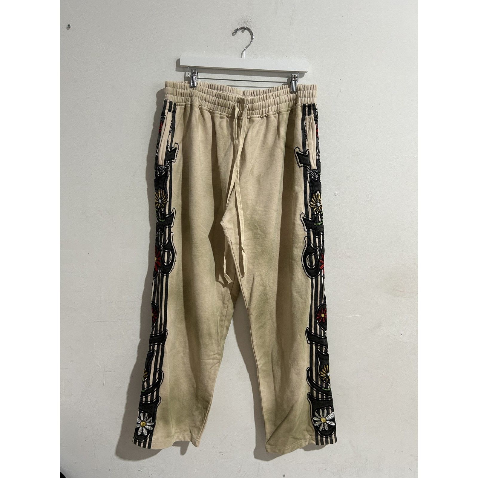 Vale VALE HARMONY GARDEN CREAM TRACK PANTS SIZE LARGE BRAND NEW Size US 32 / EU 48 - 1 Thumbnail