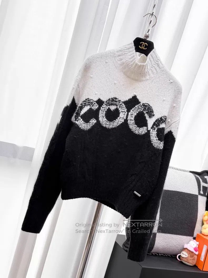 Chanel Chanel Letter long-sleeved knitted sweater Size XS / US 0-2 / IT 36-38 - 2 Thumbnail