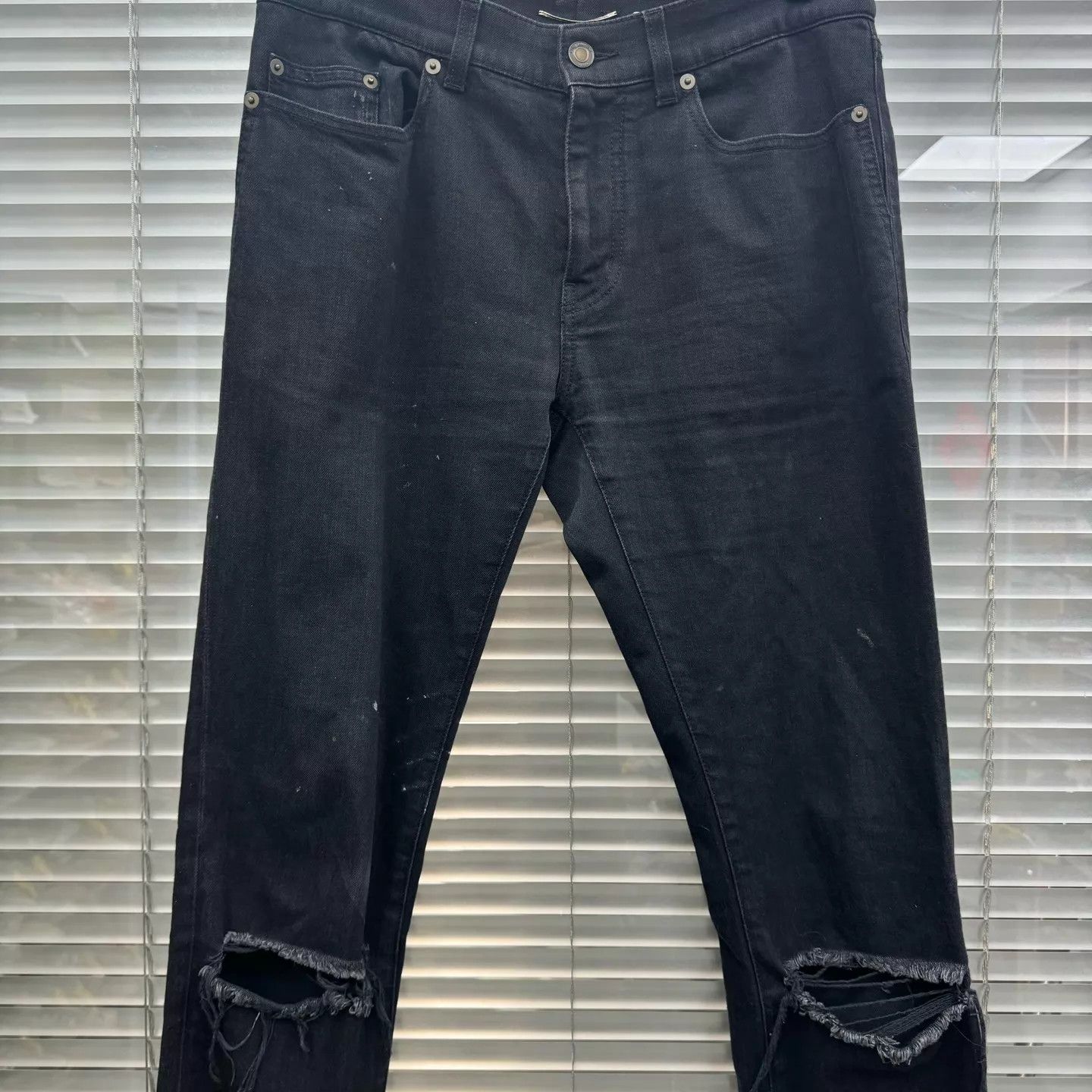Saint Laurent Paris SLP D02 Knee Knife-Cut Ripped Jeans 32 Like New Size US 32 / EU 48 - 3 Thumbnail