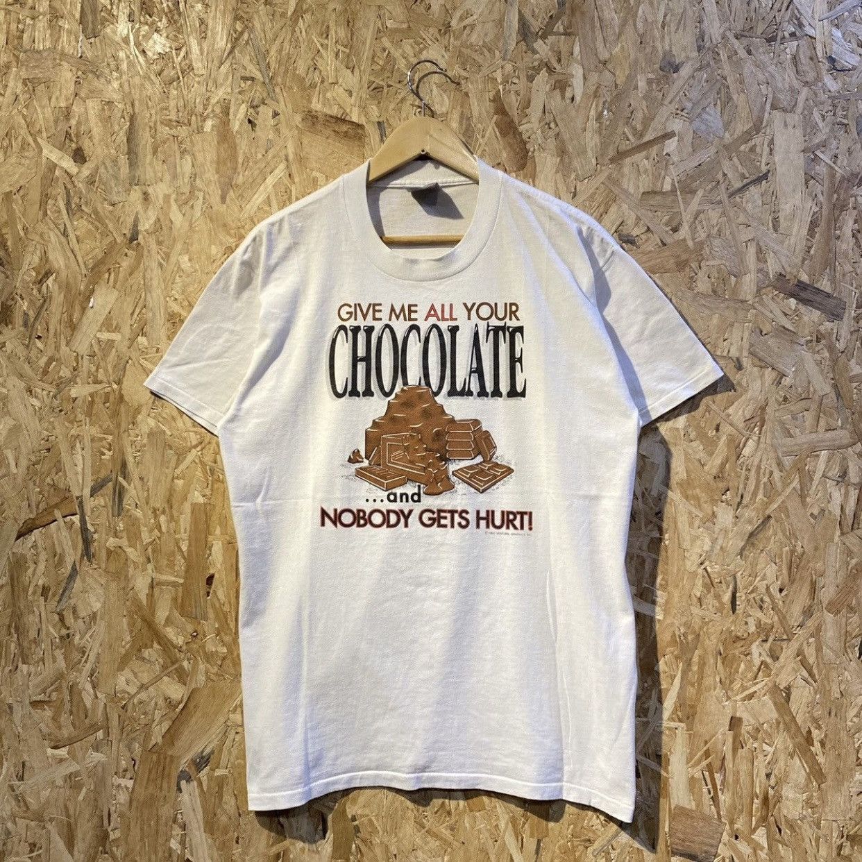 Chocolate × Vintage Vintage Quotes Give Me All Your Chocolate Tshirt Size L Size US L / EU 52-54 / 3 - 1 Thumbnail