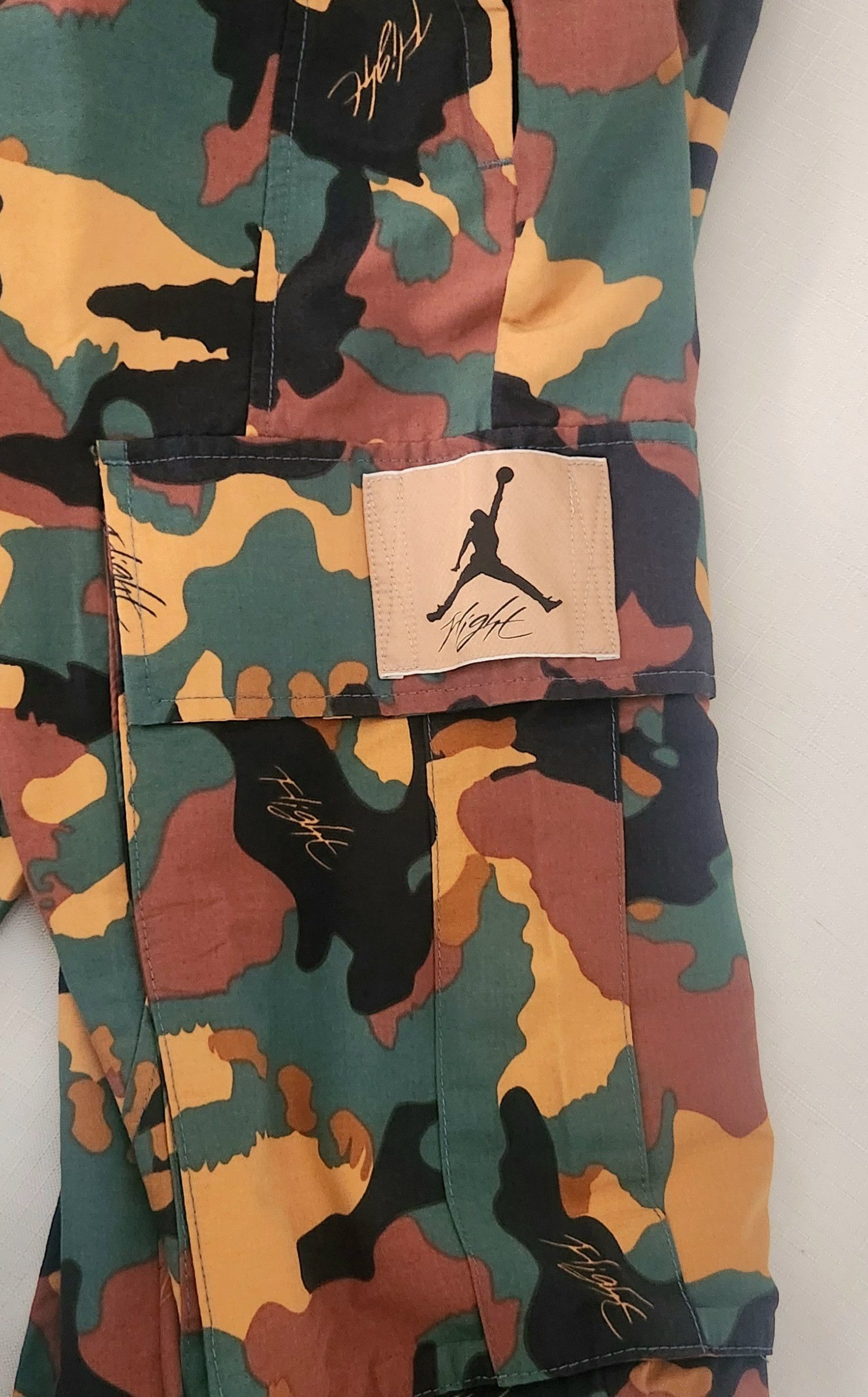Jordan Brand × Nike Jordan X Nike Joggers SZ Large Flight Heritage Camo Cargo Size US 34 / EU 50 - 11 Thumbnail