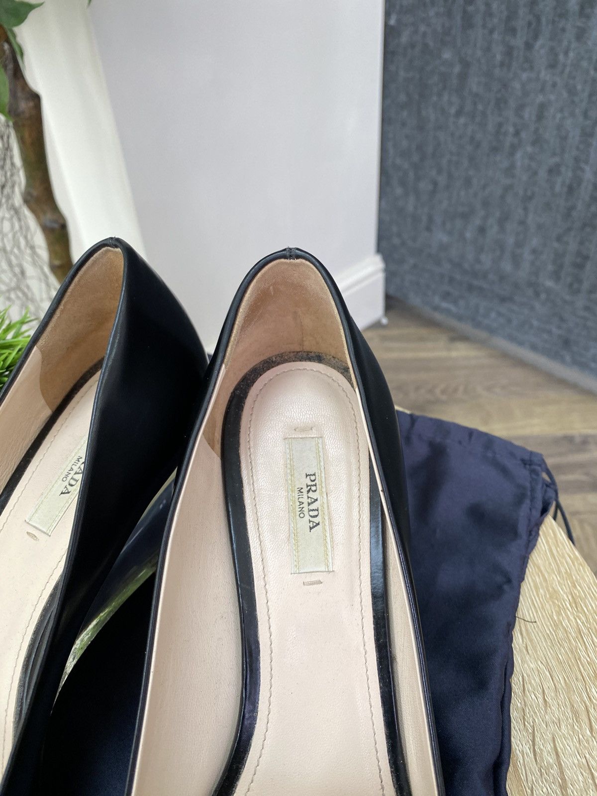 Prada VINTAGE PRADA BLACK LEATHER PLEXIGLASS WEDGE HEELS Size US 9 / IT 39 - 6 Thumbnail
