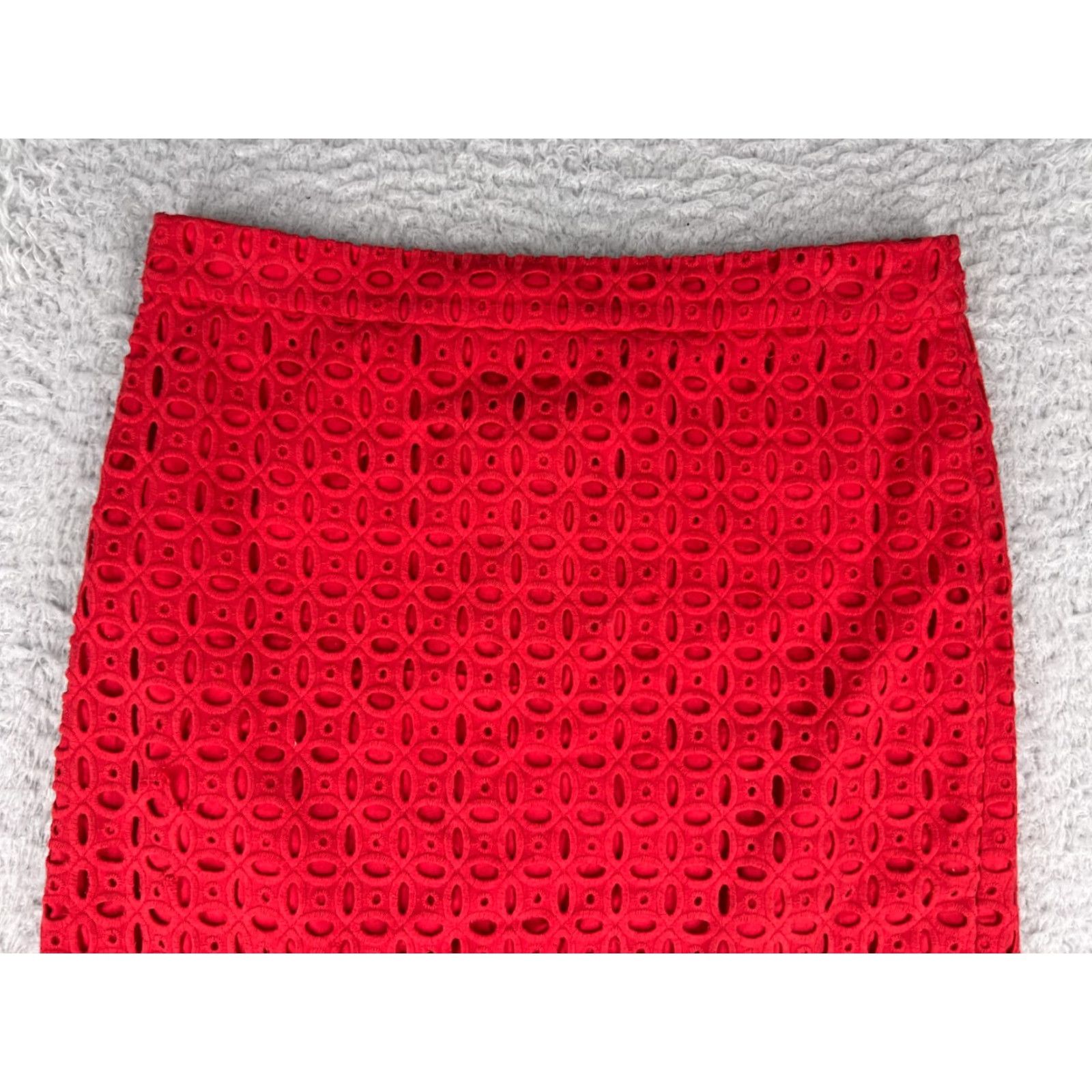 J.Crew VINTAGE J.CREW No. 2 Pencil Skirt Womens 4 Red Floral Eyelet Cotton High Rise Pockets Size 27" / US 4 / IT 40 - 5 Thumbnail