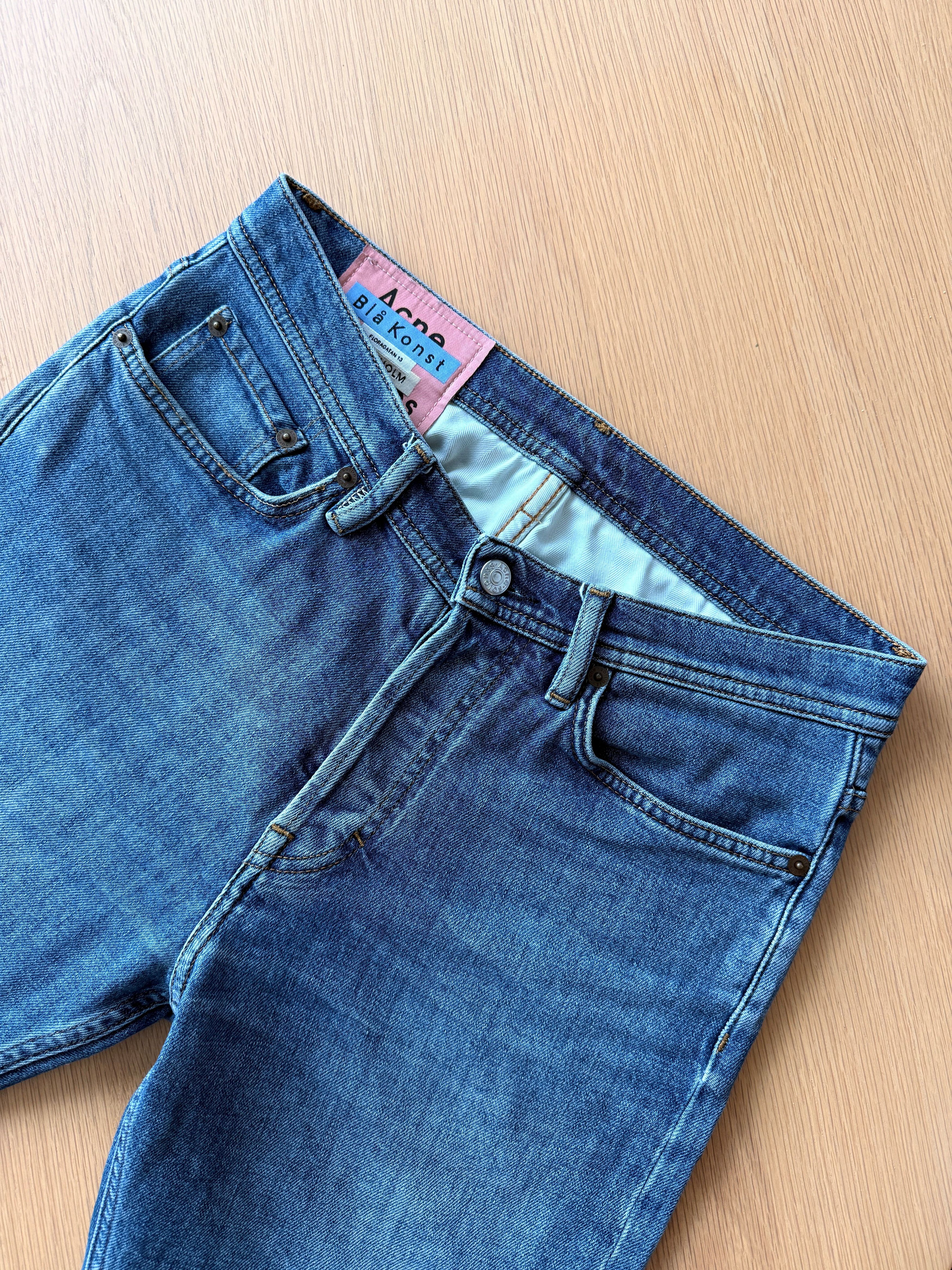 Acne Studios Acne Studios River Jeans in Mid Blue (28x30) Size US 28 / EU 44 - 1 Thumbnail