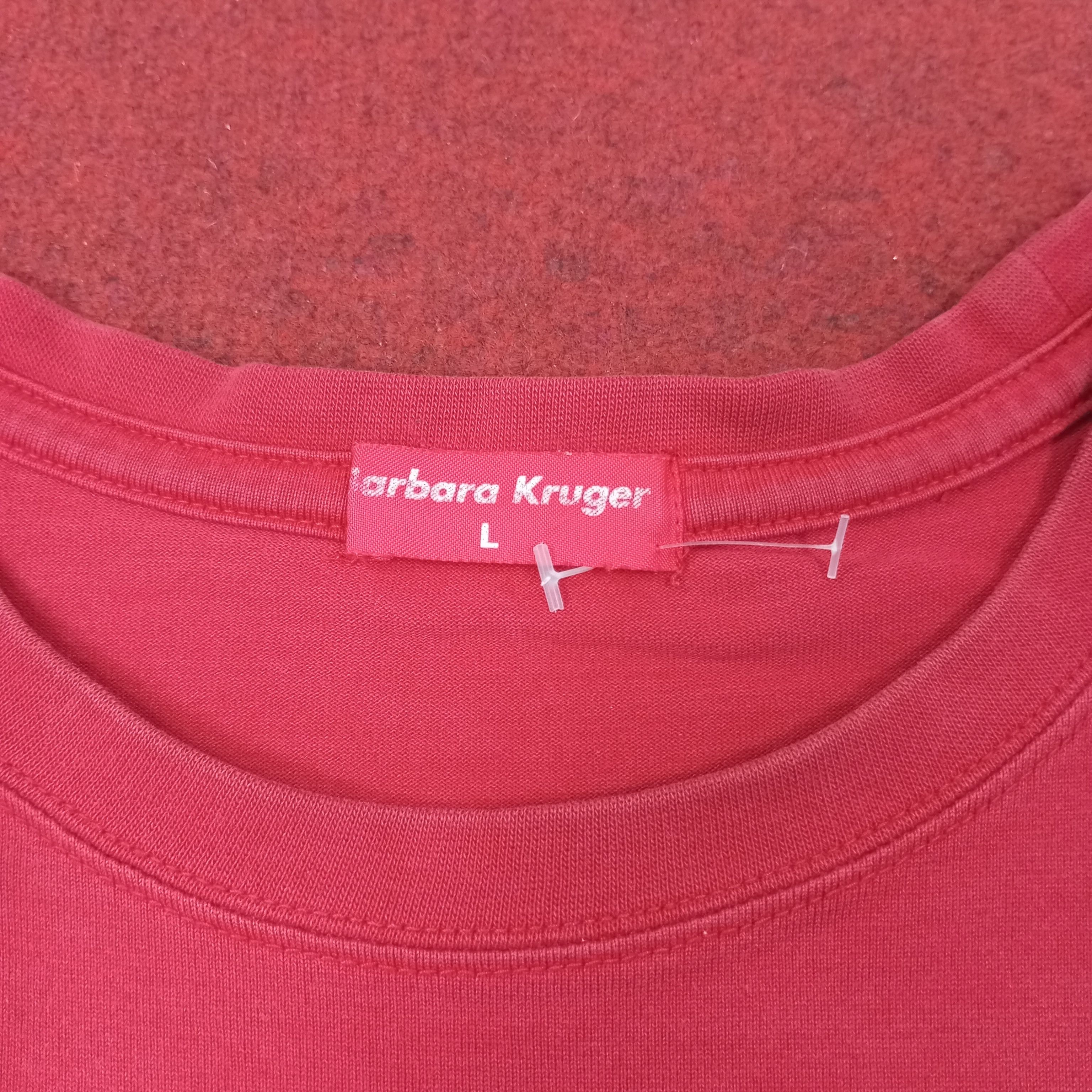Barbara Kruger Barbara Kruger x Uniqlo Japanese Brand Tshirt c223n20 Size US L / EU 52-54 / 3 - 4 Thumbnail