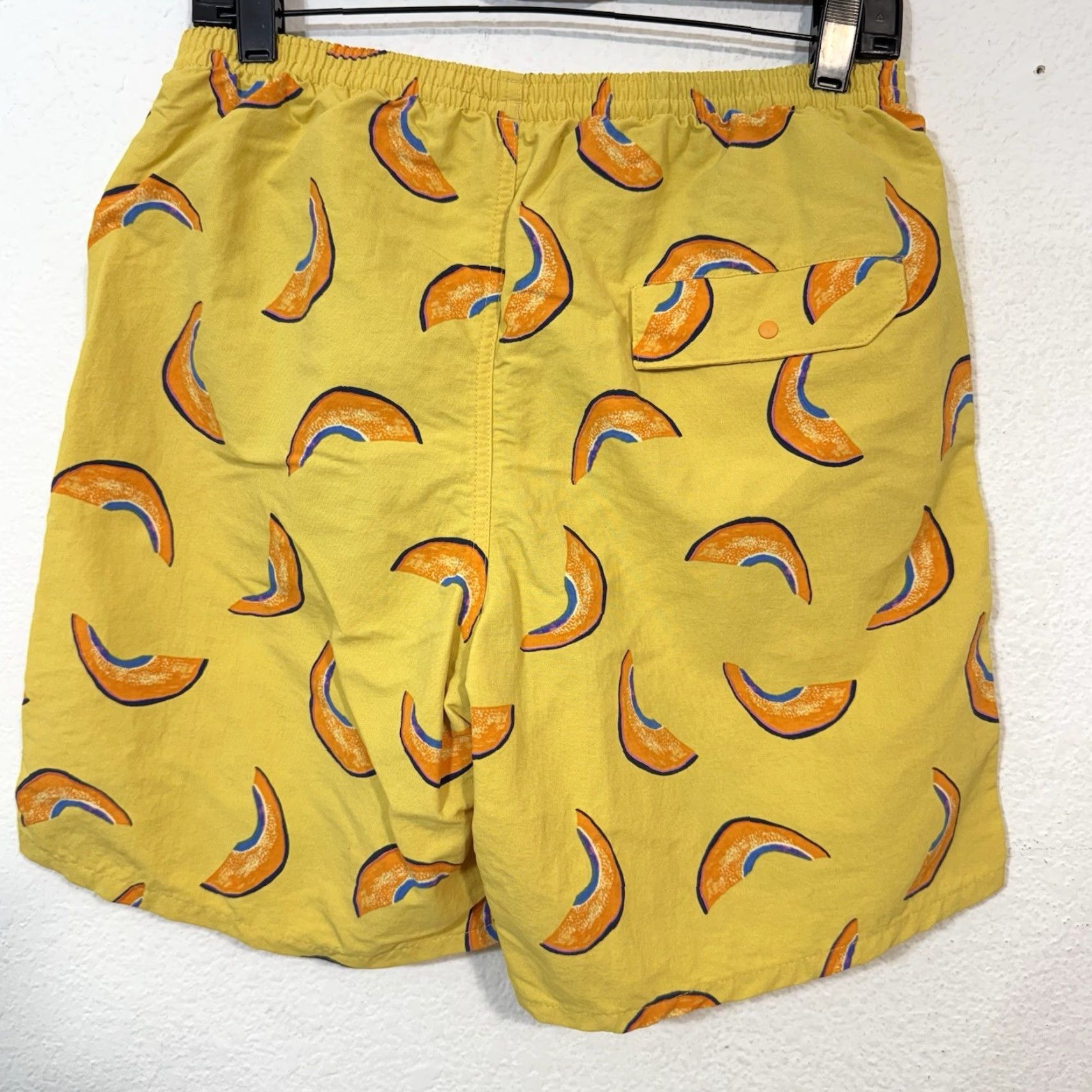 Patagonia Patagonia Swim Trunks Mens Sz M Yellow Orange Print Retro Style Lined Geometric Beach Surfing Bottom Shorts Size US 31 - 7 Thumbnail