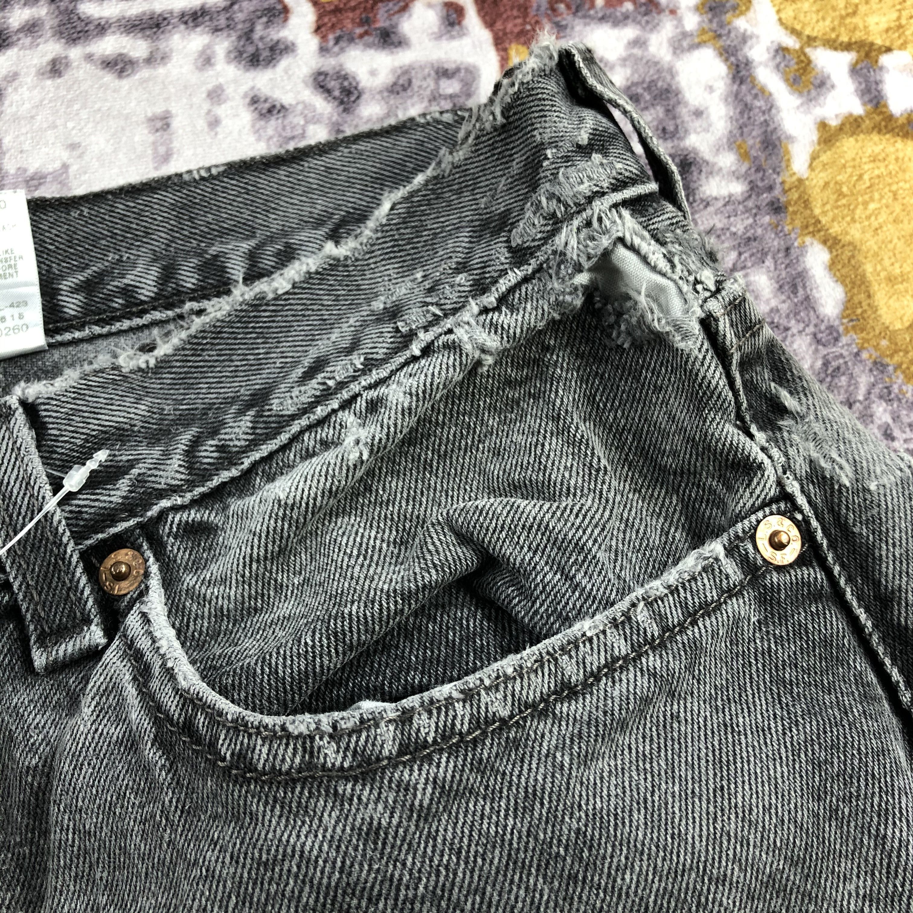Levi's × Vintage Vintage Faded Black Levis 505 Jeans-JM2591 Size US 37 - 15 Thumbnail