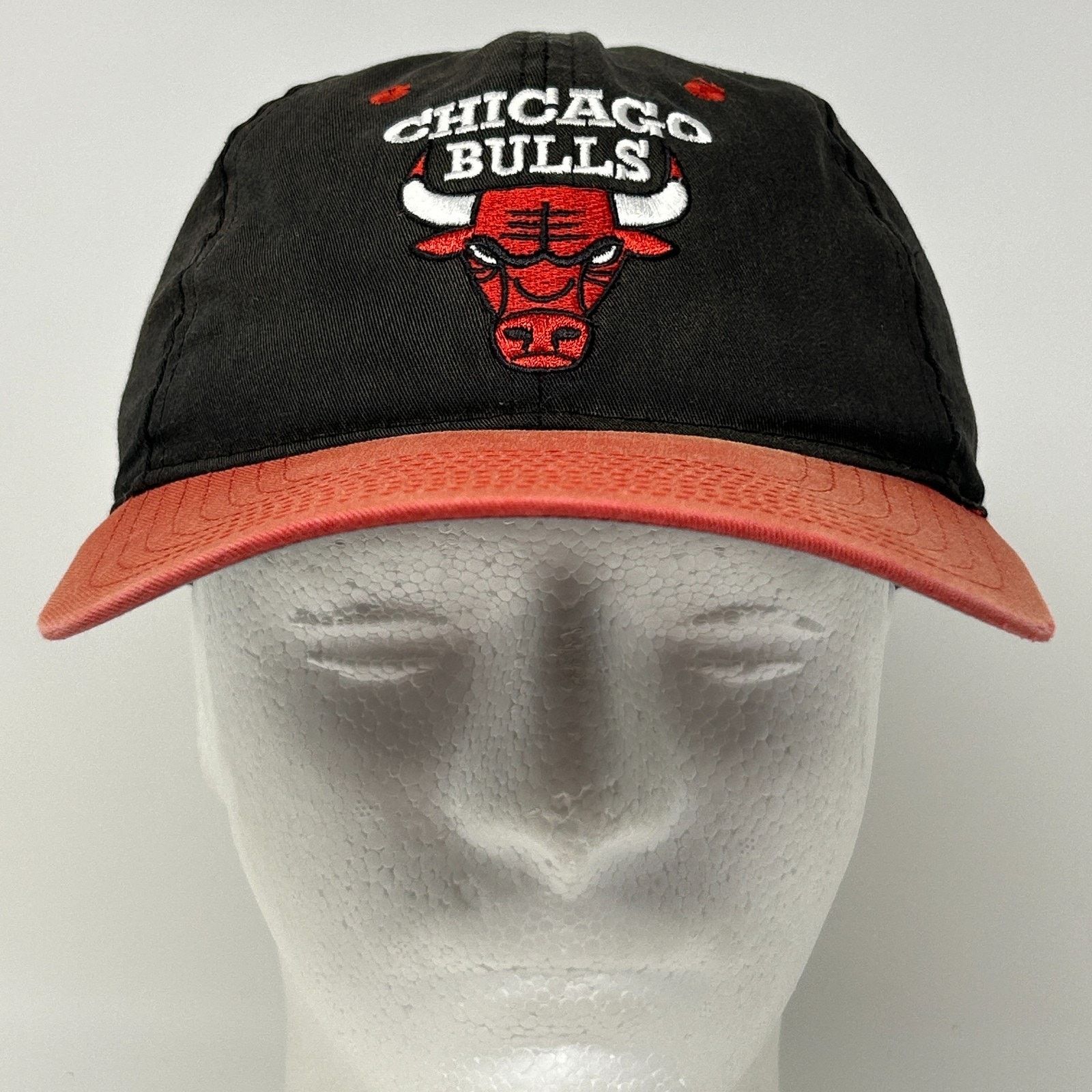 Twins Enterprise Inc. Vintage 90s Chicago Bulls Cap Baseball Hat Logo Twins Size ONE SIZE - 2 Thumbnail