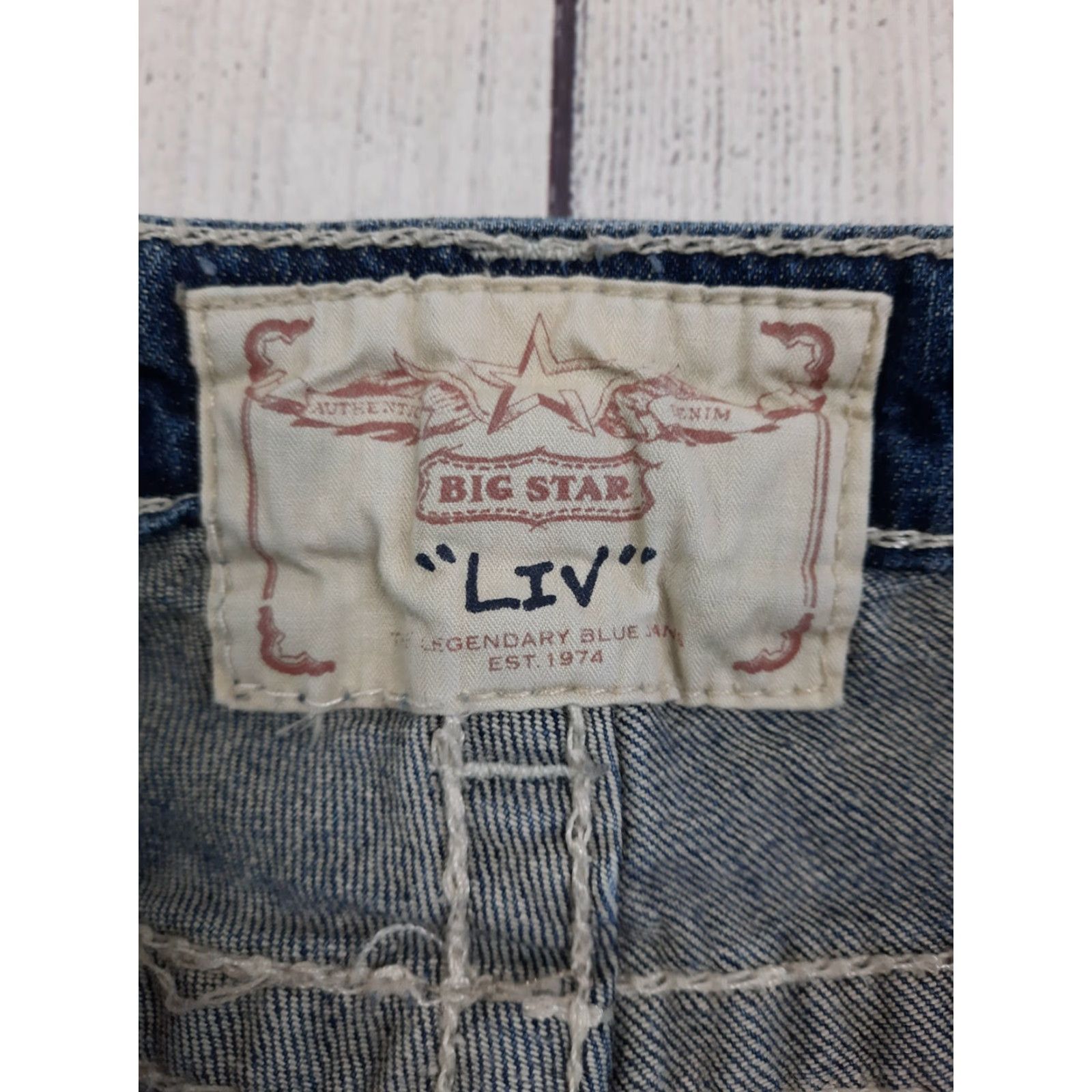 Denime Big Star LIV Capri Stretch Denim Crop Jeans Womens Size 28 Blue 5-Pocket Design Slim Crop Star Embroidered 21in Inseam Jeans Size 28" / US 6 / IT 42 - 3 Thumbnail
