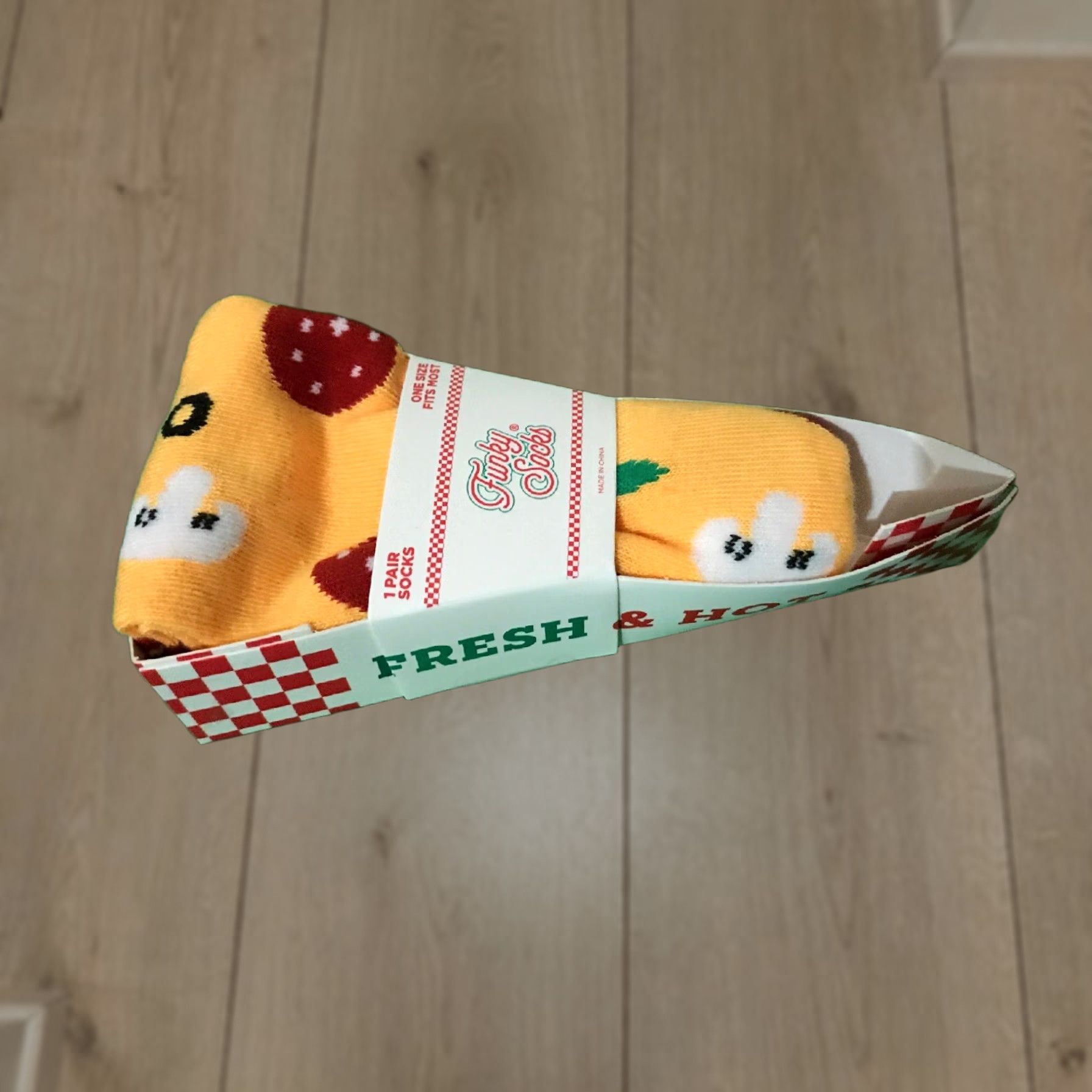 Vintage Funky Socks Pizza Socks Men 6-12 Yellow Novelty Casual Socks 6-12 Adults Mens Shirt? Size ONE SIZE - 1 Thumbnail