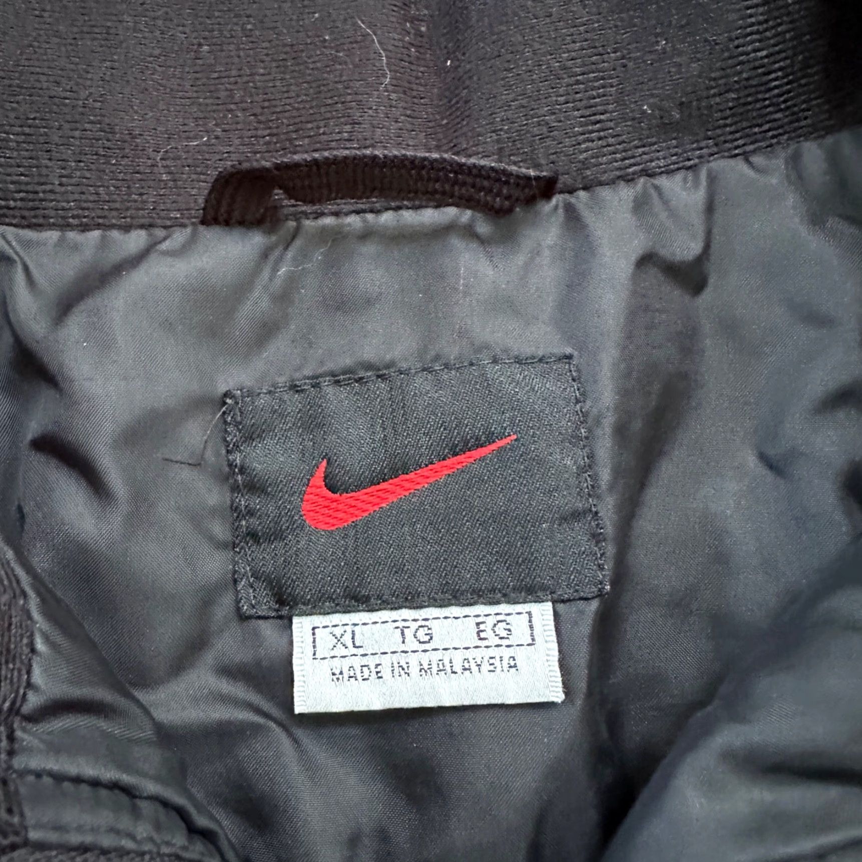 Nike VTG Nike Windbreaker Track Jacket XL Black Basic Simple Flaws Has 90s Size US XL / EU 56 / 4 - 3 Thumbnail